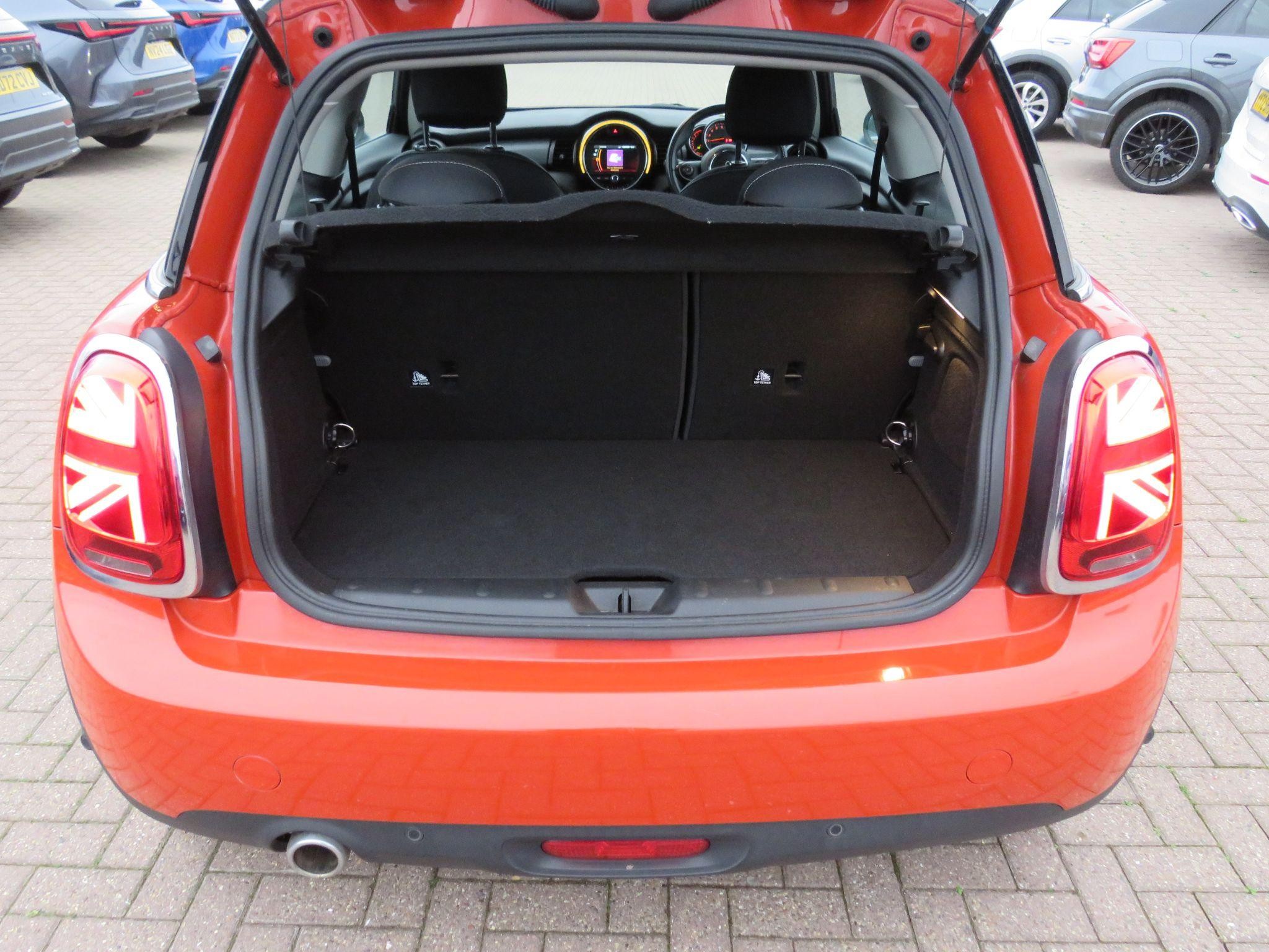 MINI Hatch Image 12