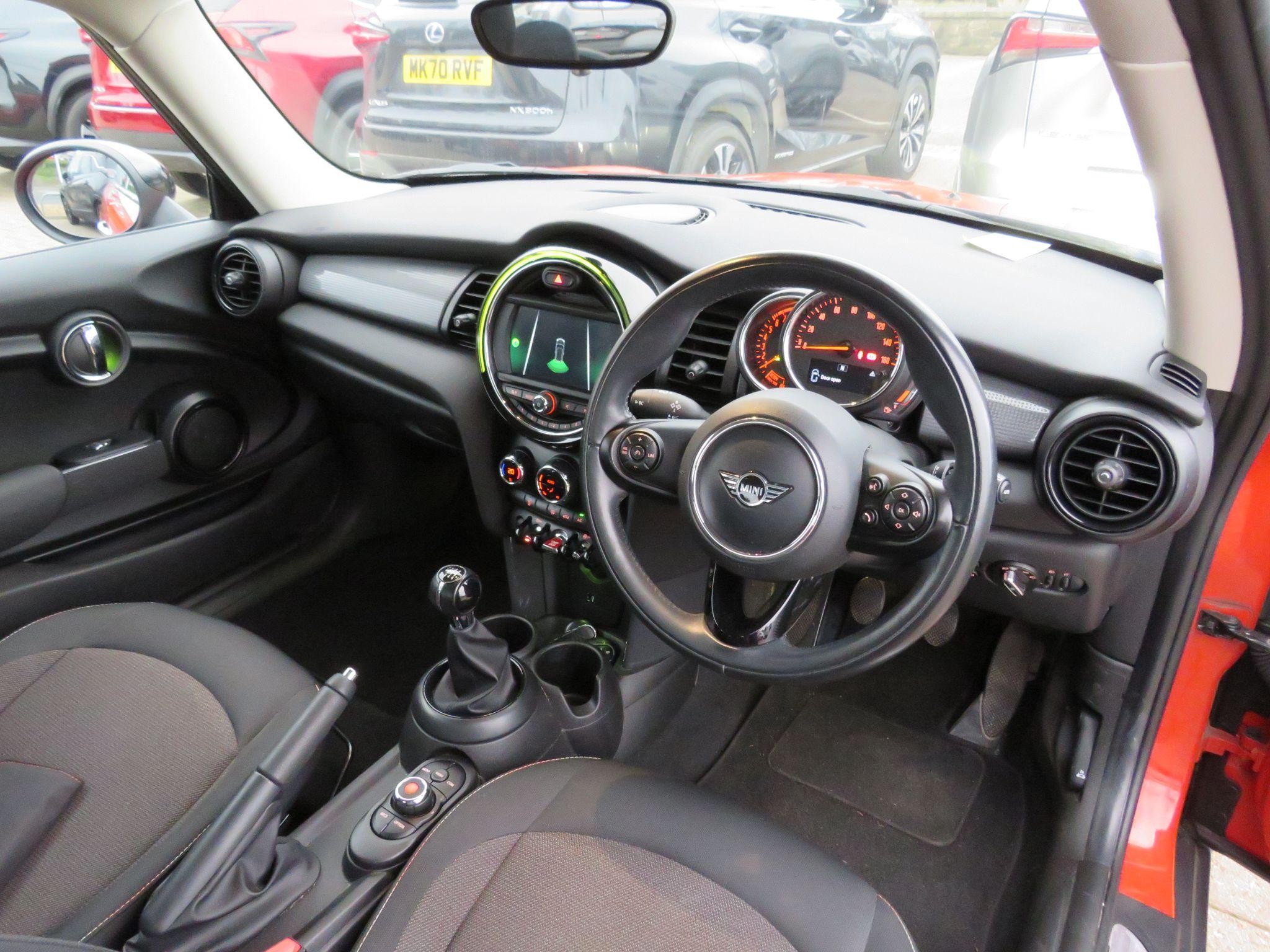 MINI Hatch Image 13