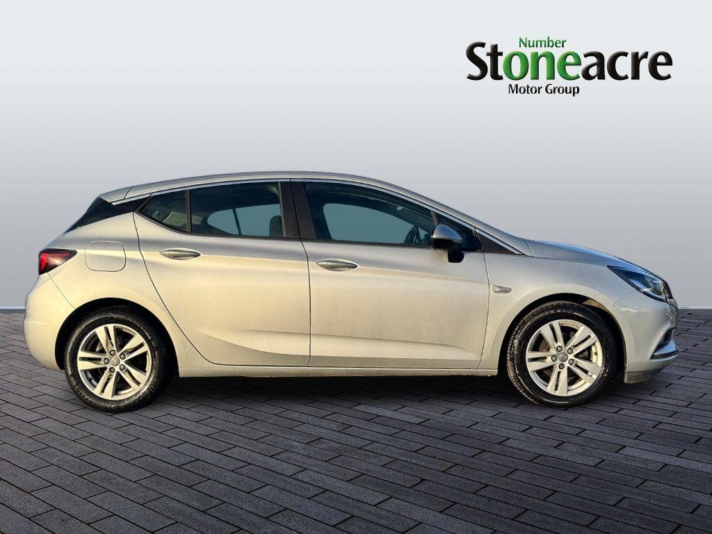 Vauxhall Astra Image 2