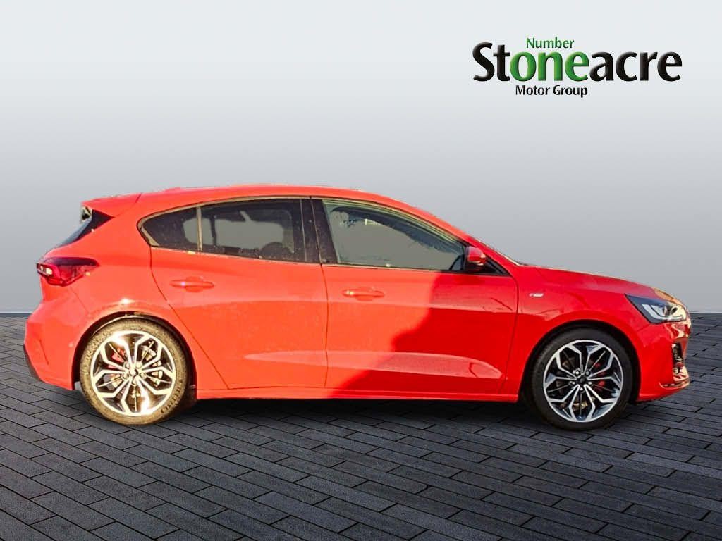 Ford Focus Image 2