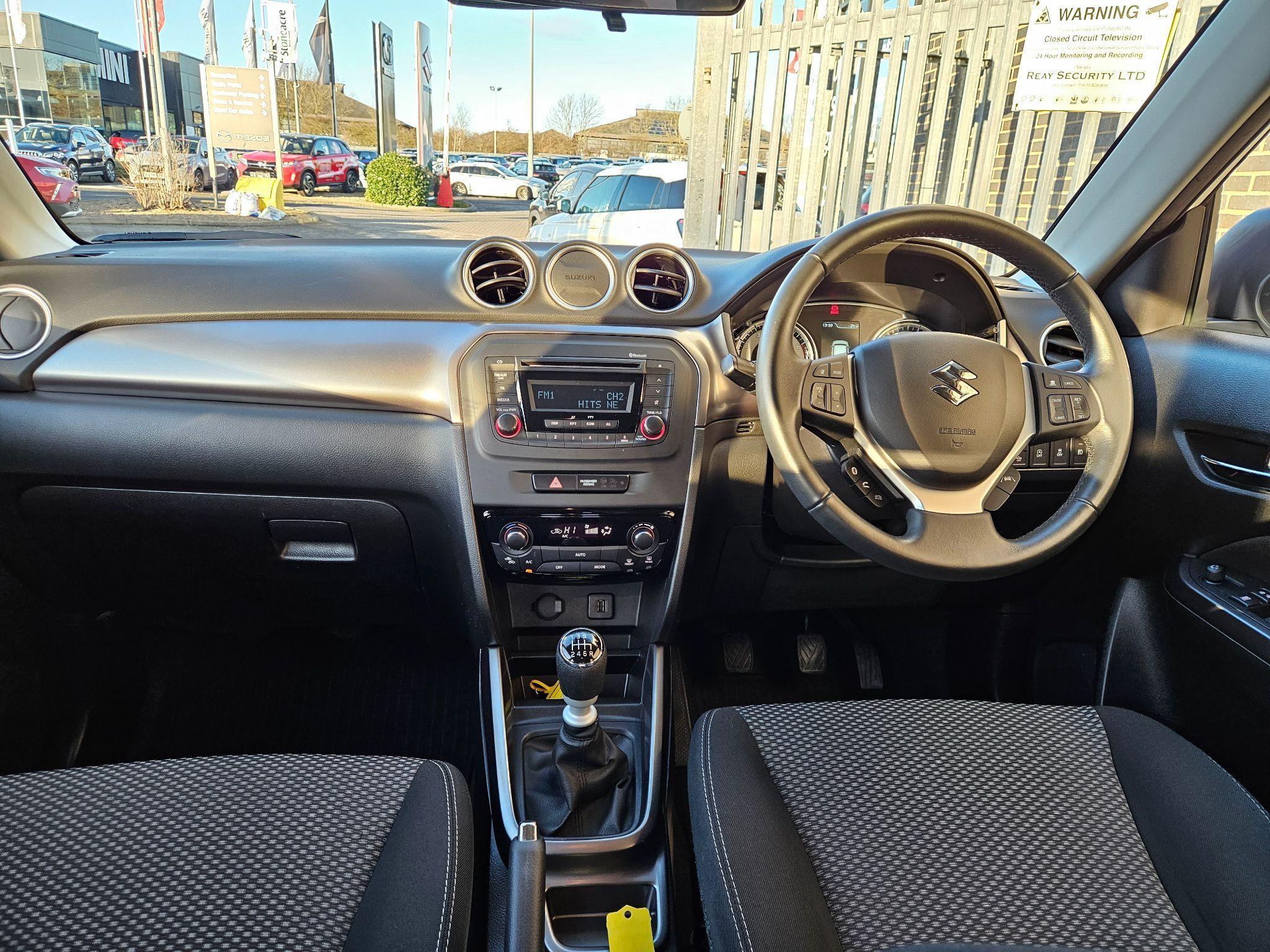 Suzuki Vitara Image 12