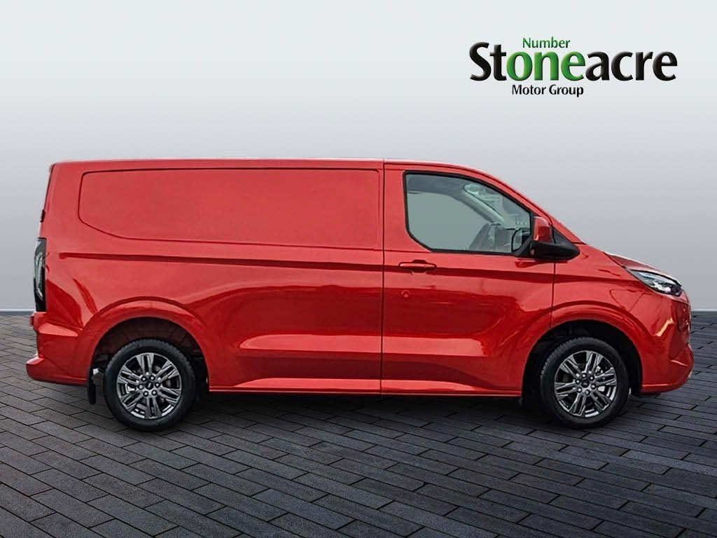 Ford Transit Custom Image 2