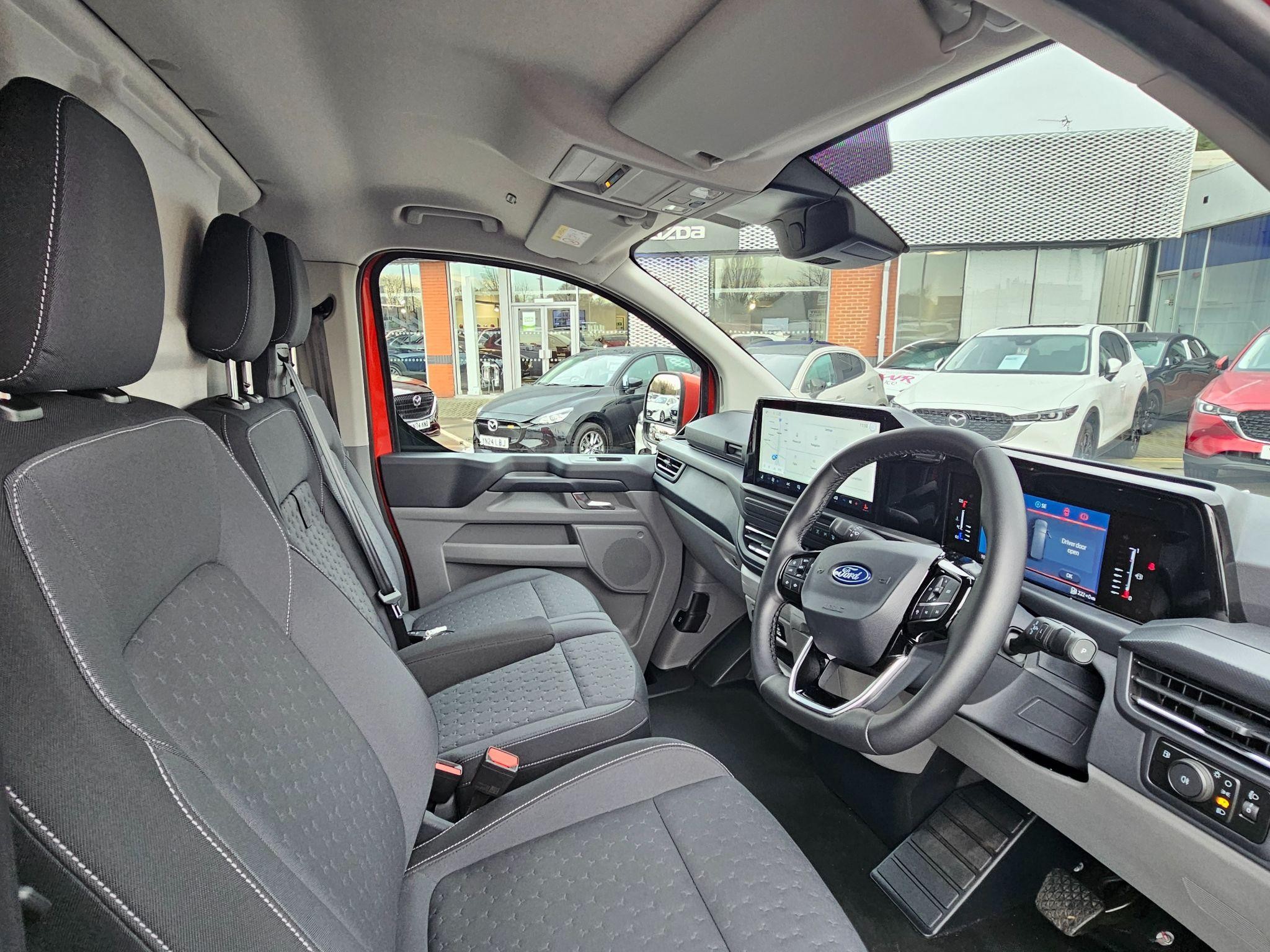 Ford Transit Custom Image 12