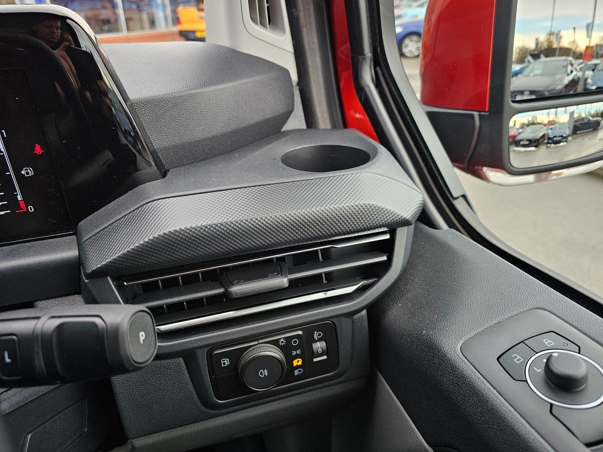 Ford Transit Custom Image 20