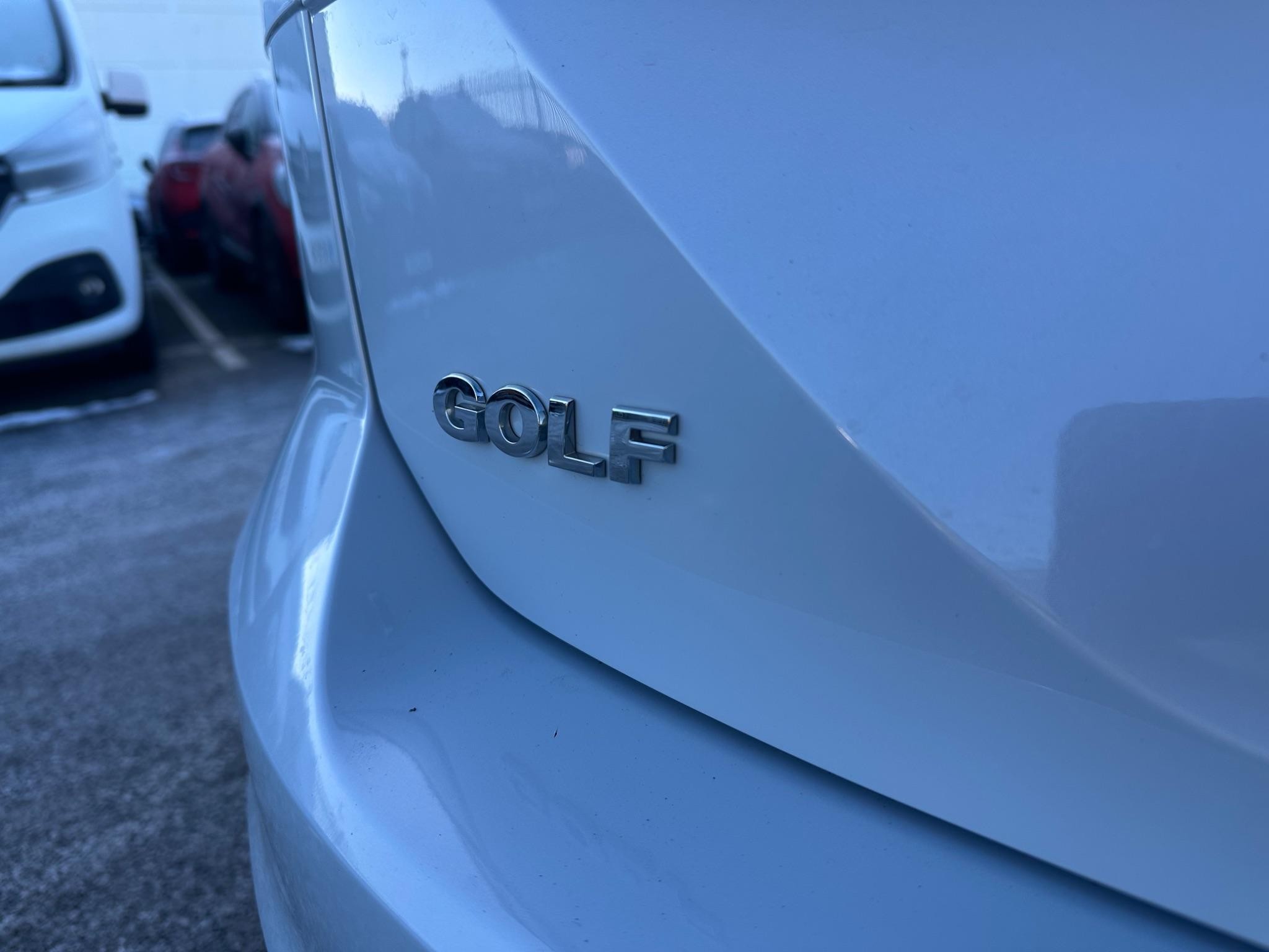 Volkswagen Golf SV Image 2