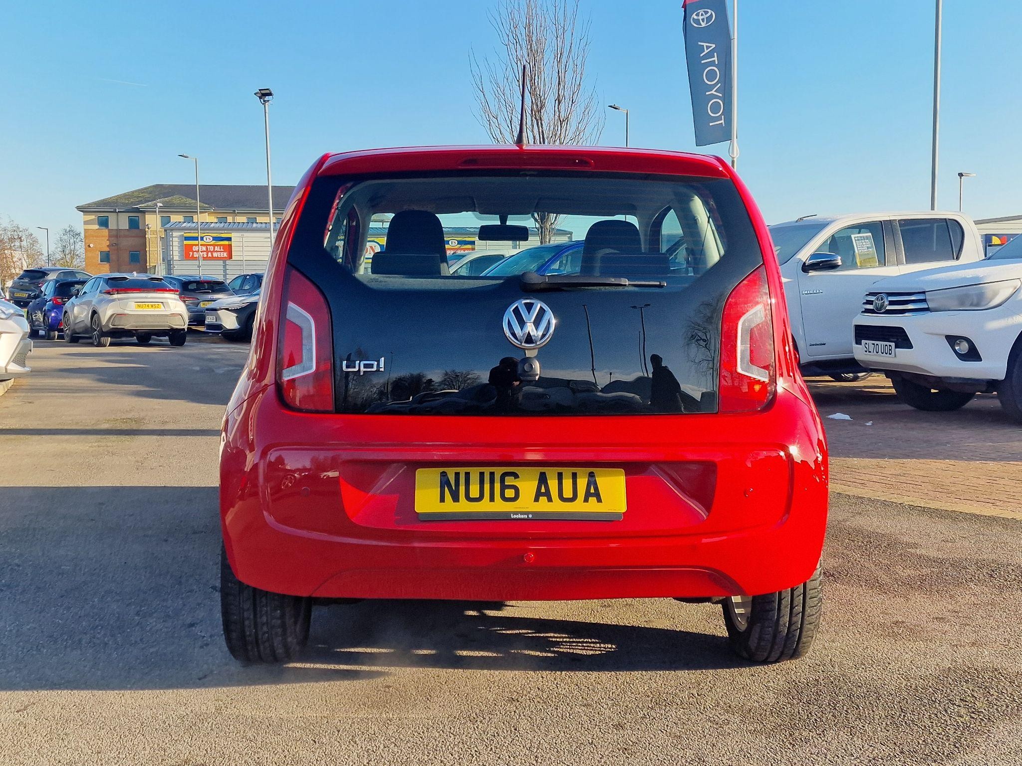 Volkswagen up! Image 19