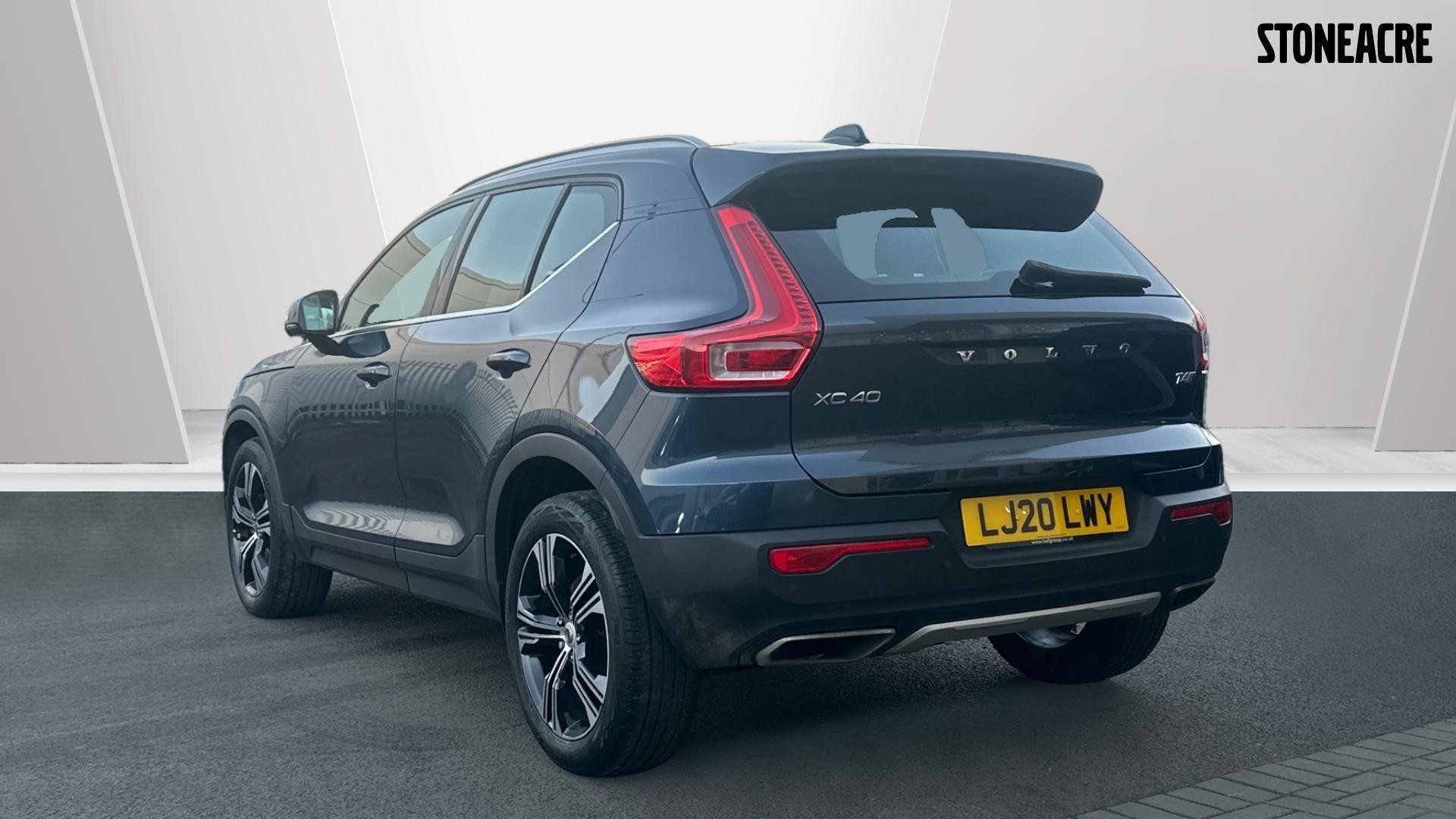 Volvo XC40 Image 2