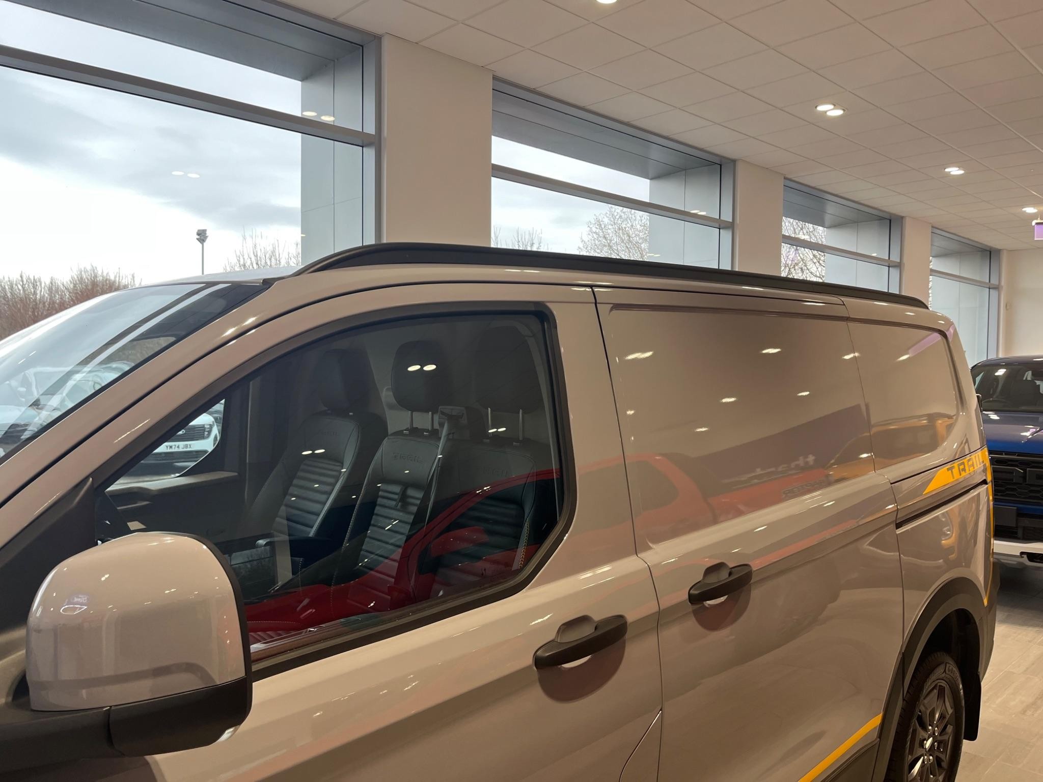 Ford Transit Custom Image 9