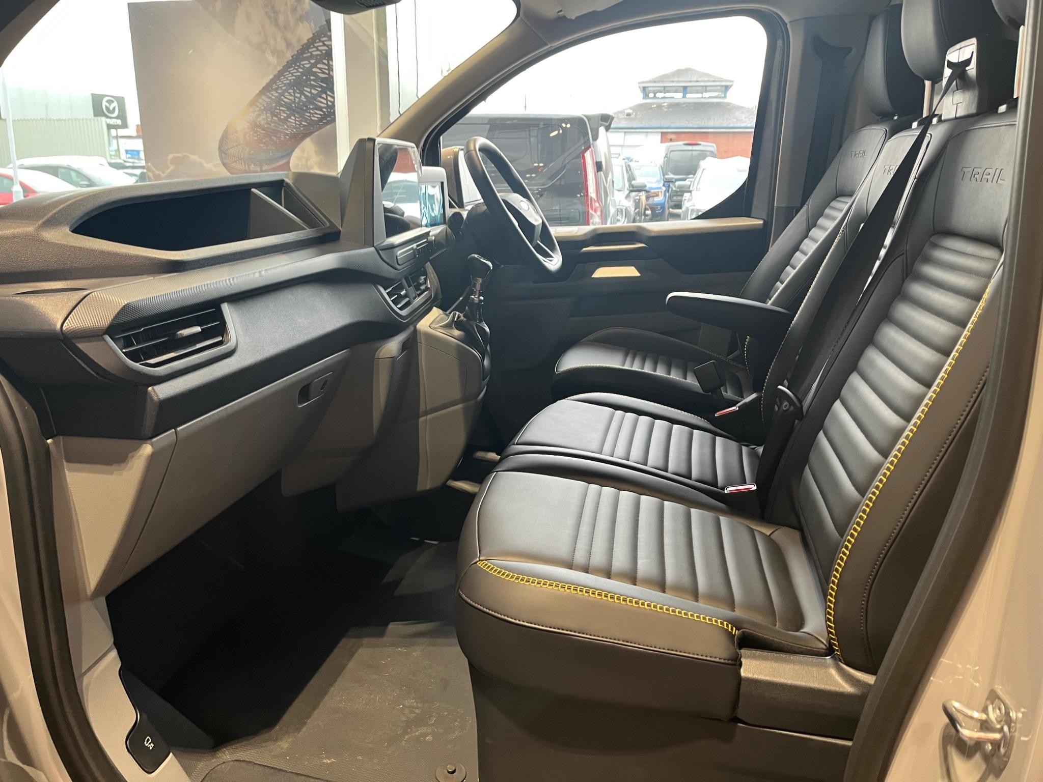 Ford Transit Custom Image 10