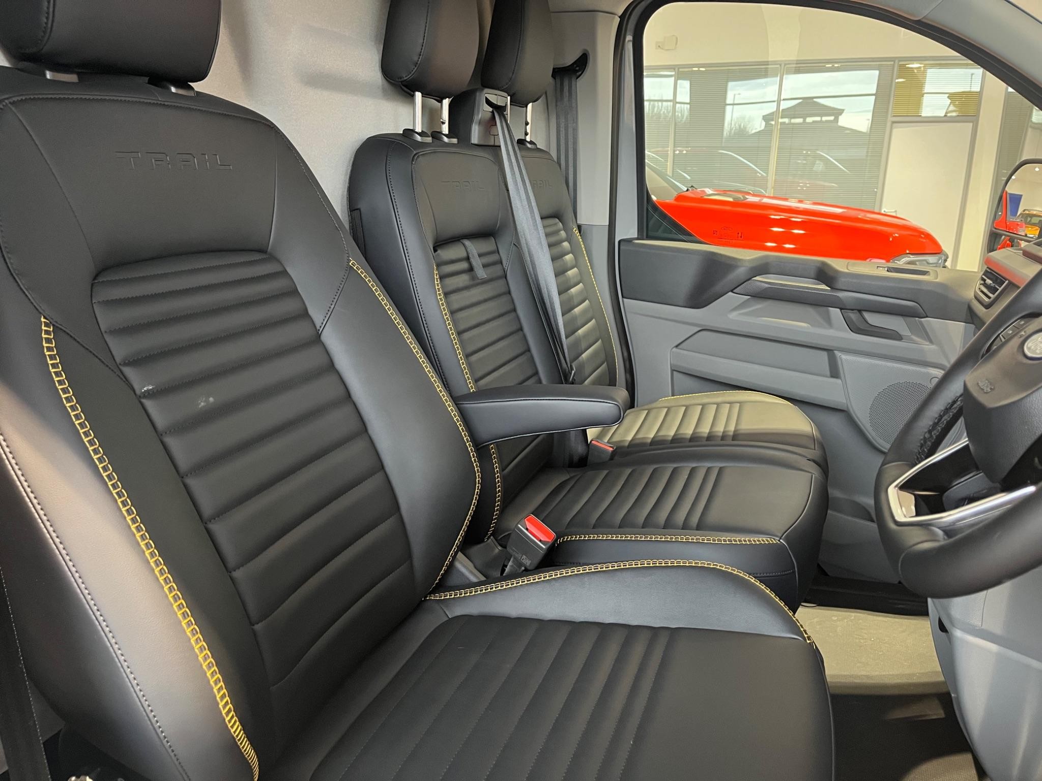 Ford Transit Custom Image 12