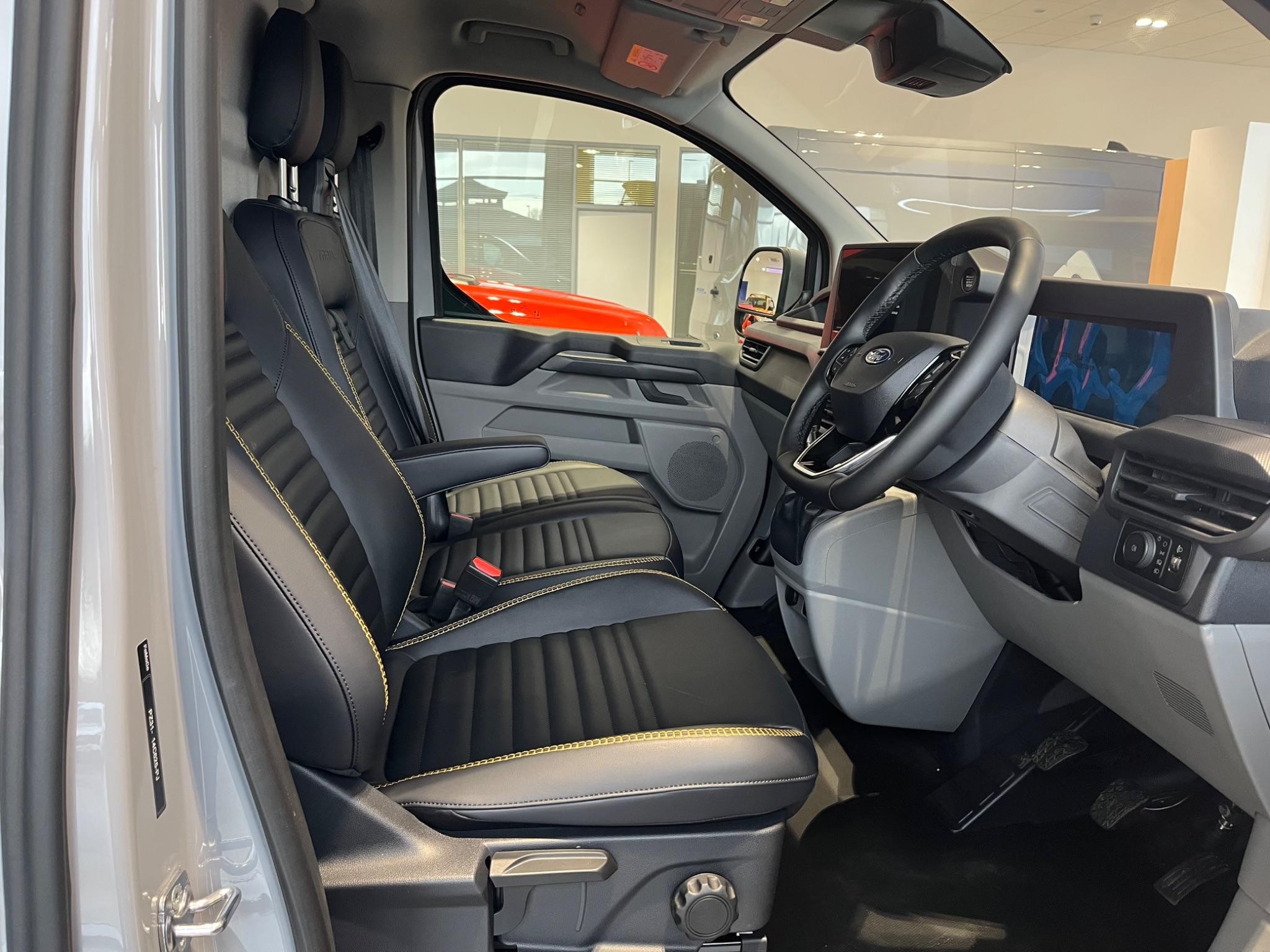 Ford Transit Custom Image 13