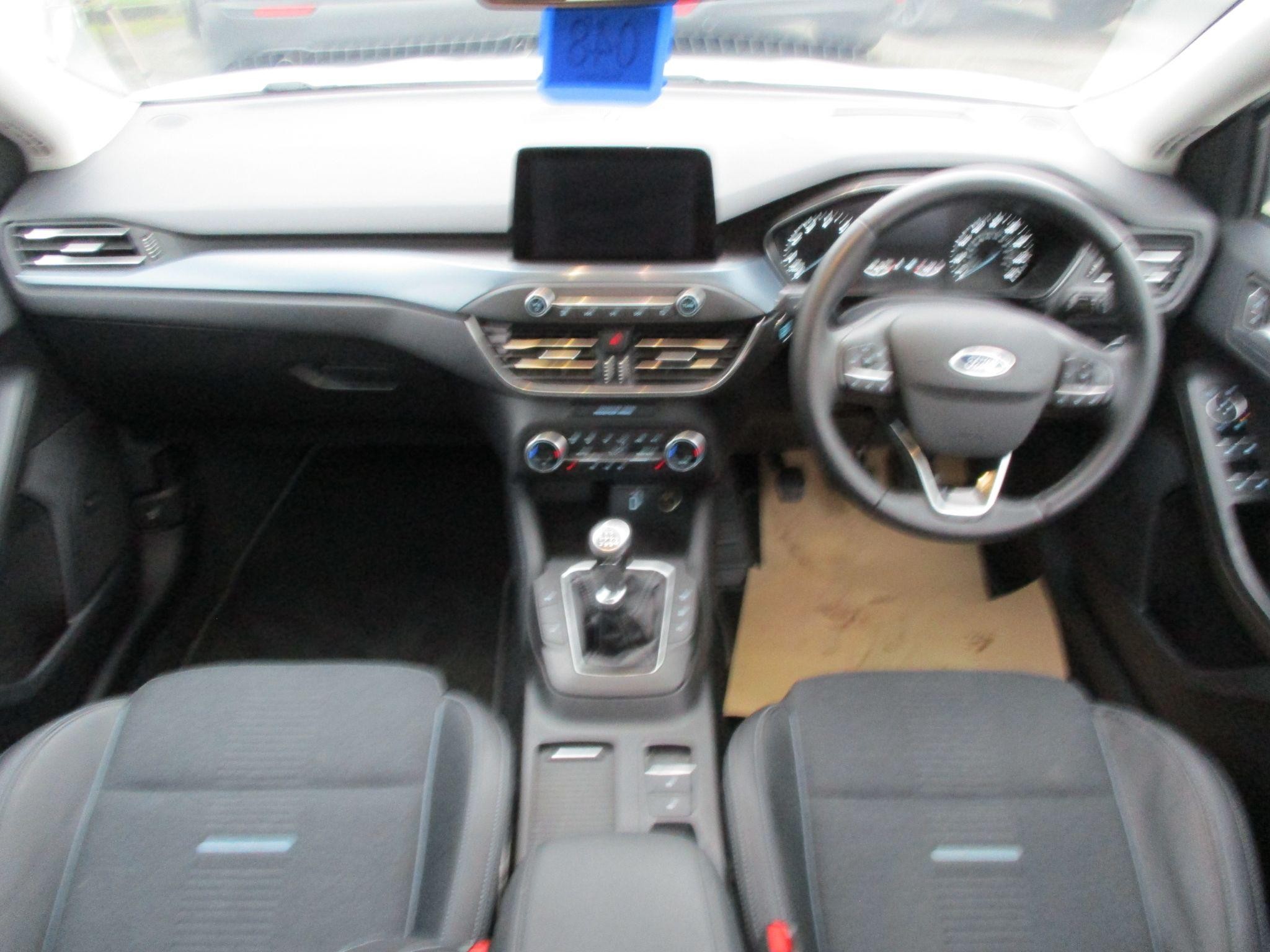 Ford Focus Image 15