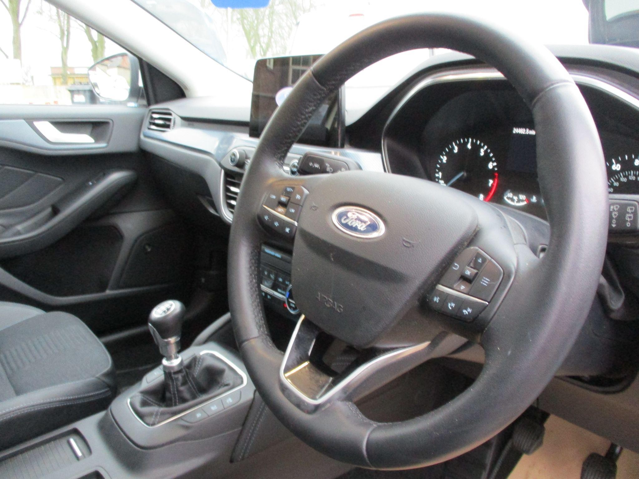 Ford Focus Image 18