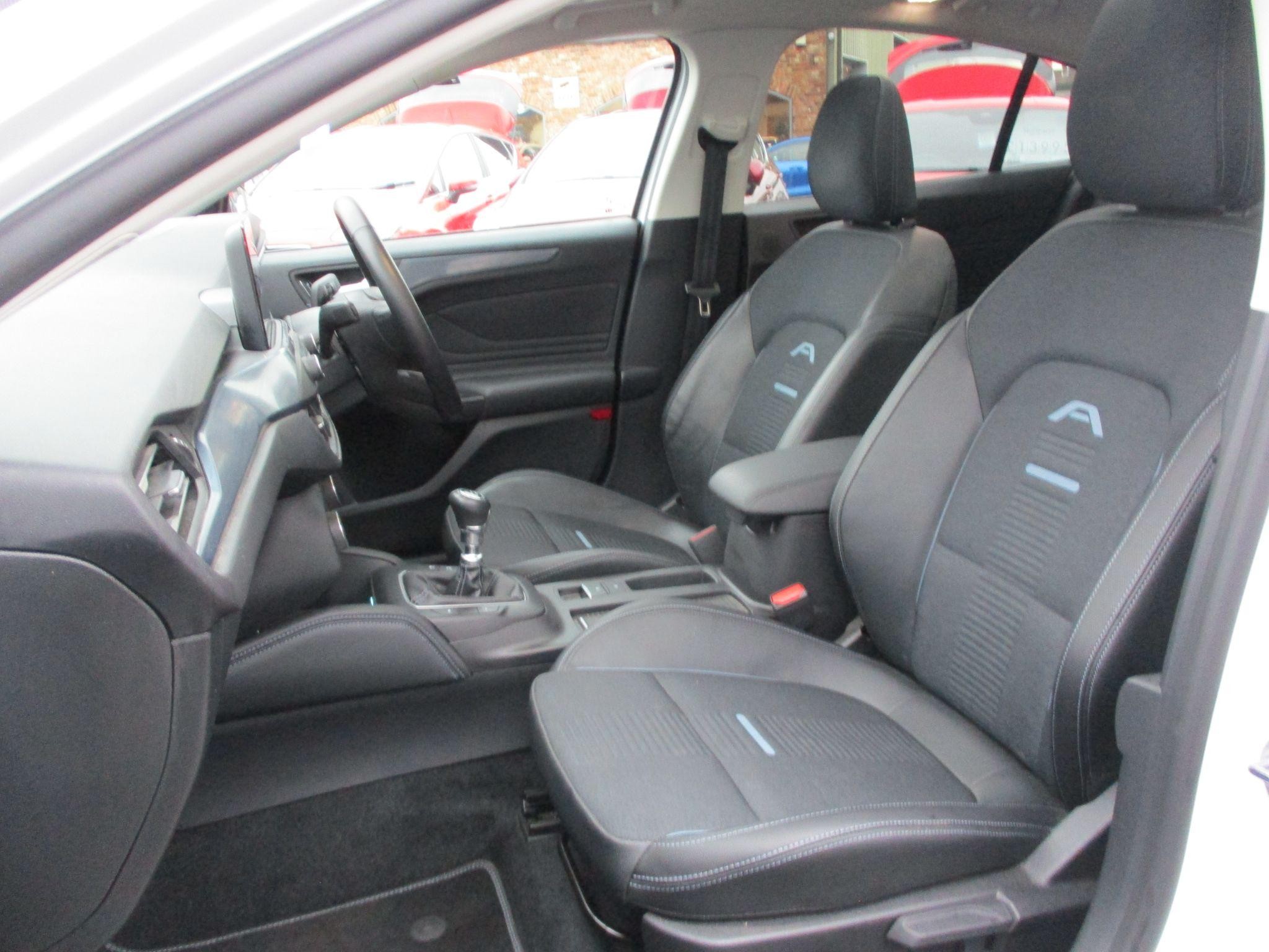 Ford Focus Image 20