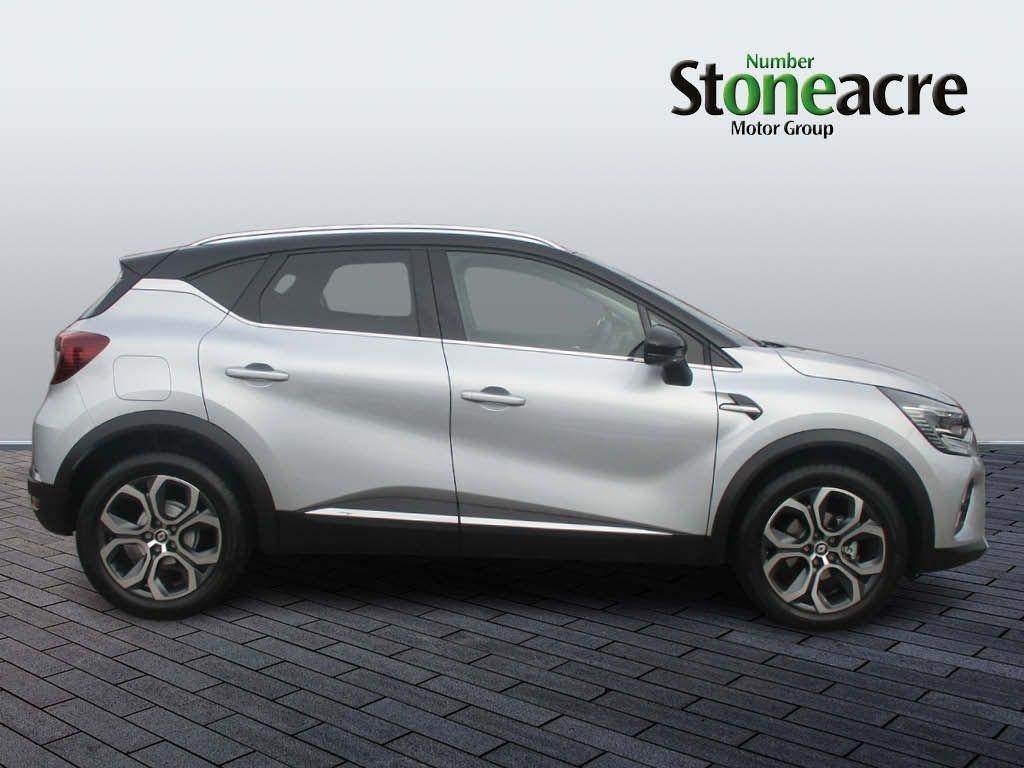 Renault Captur Image 2