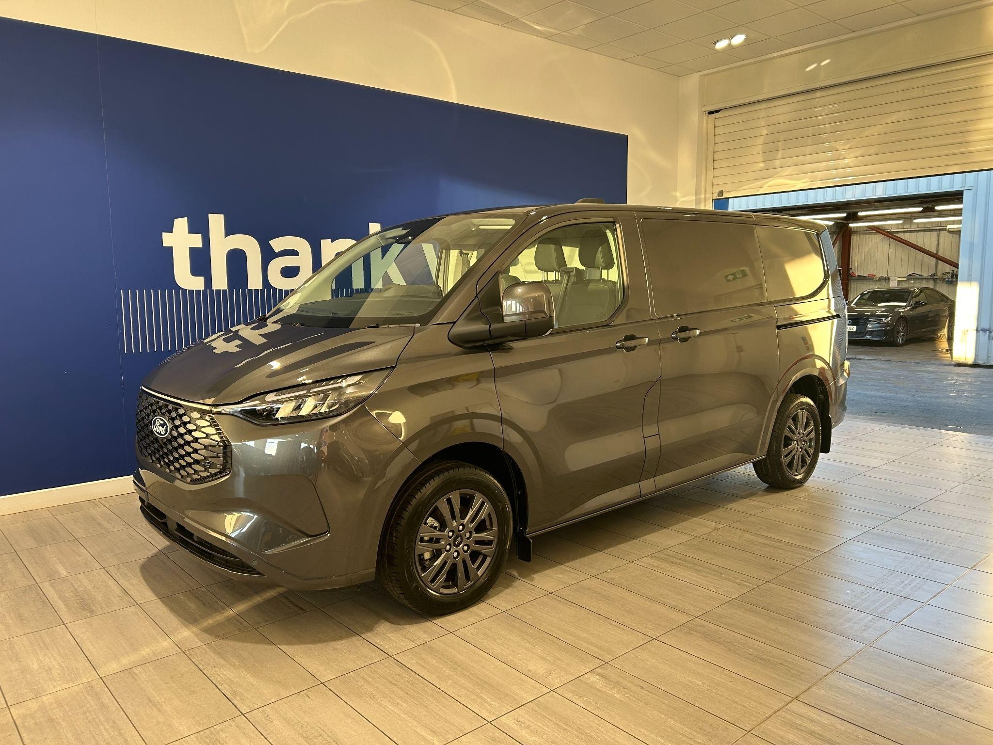 Ford E-Transit Custom Image 5