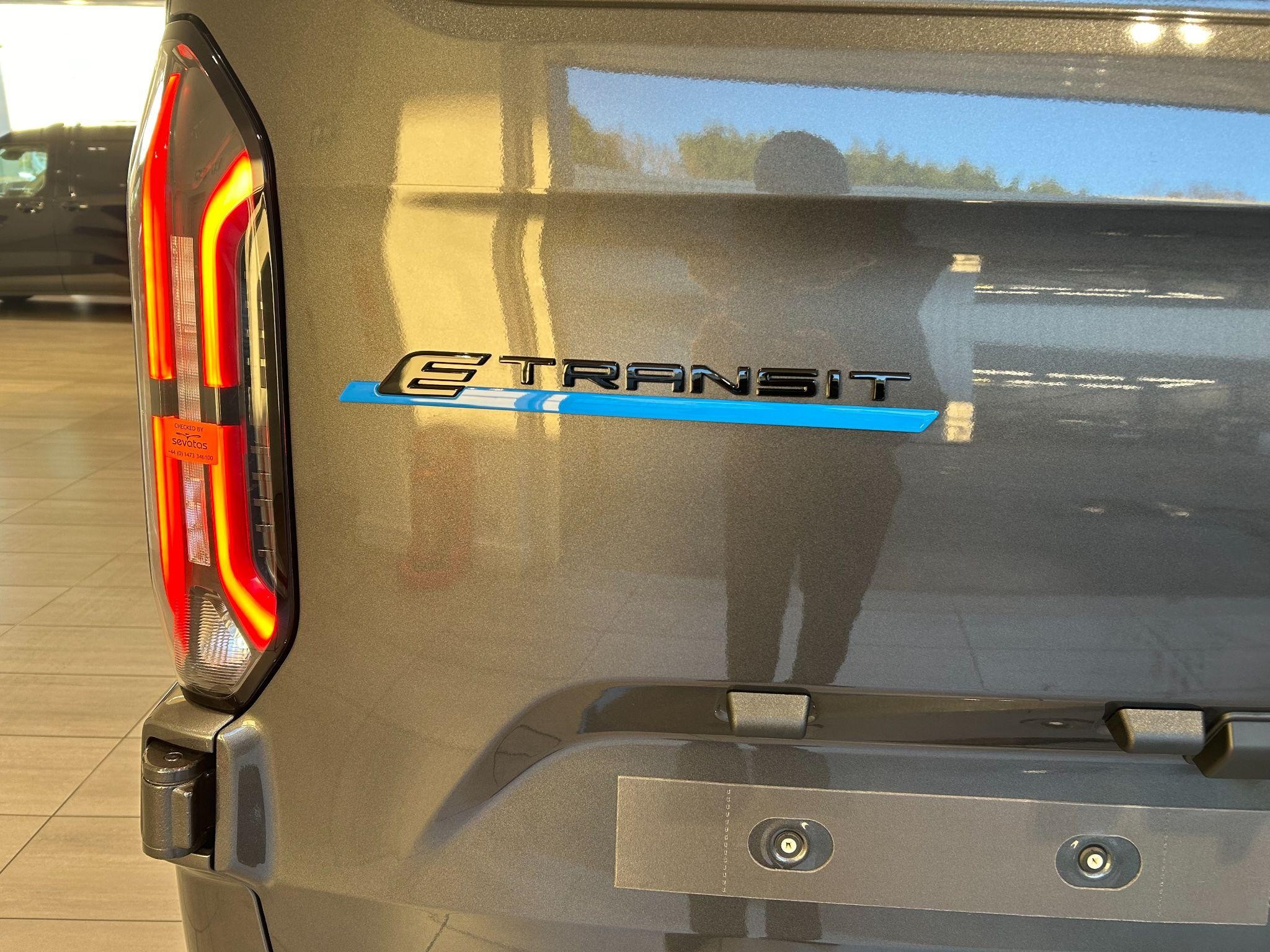 Ford E-Transit Custom Image 11