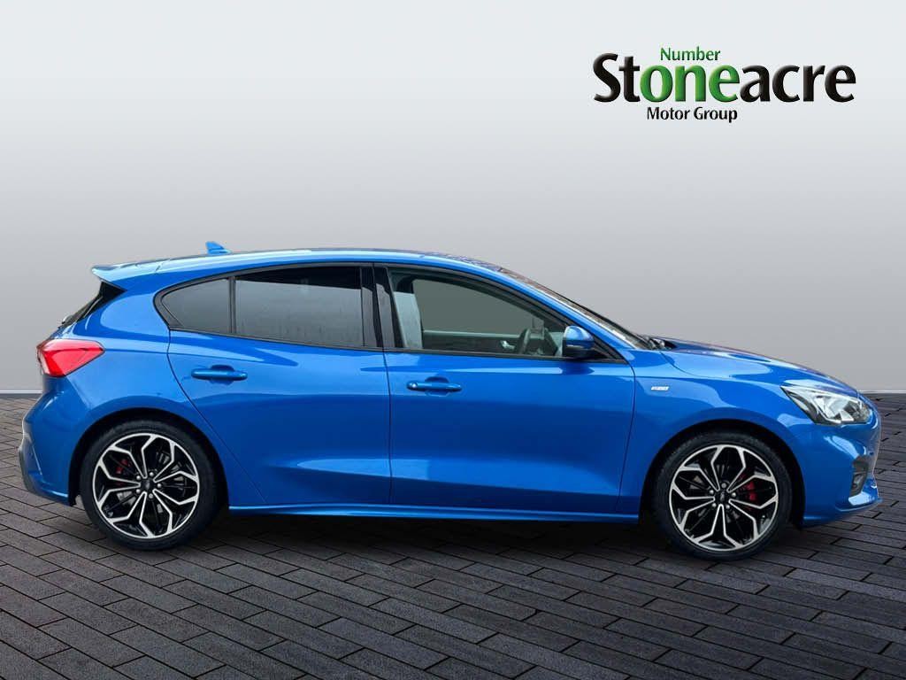 Ford Focus Image 2