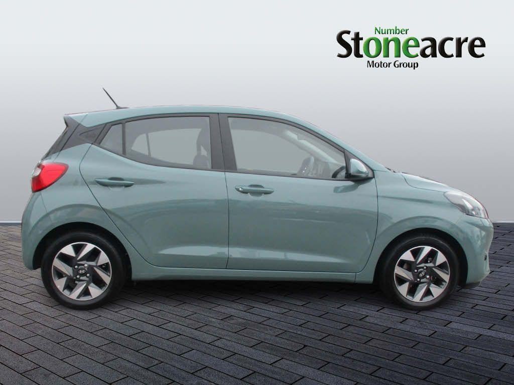 Hyundai i10 Image 2