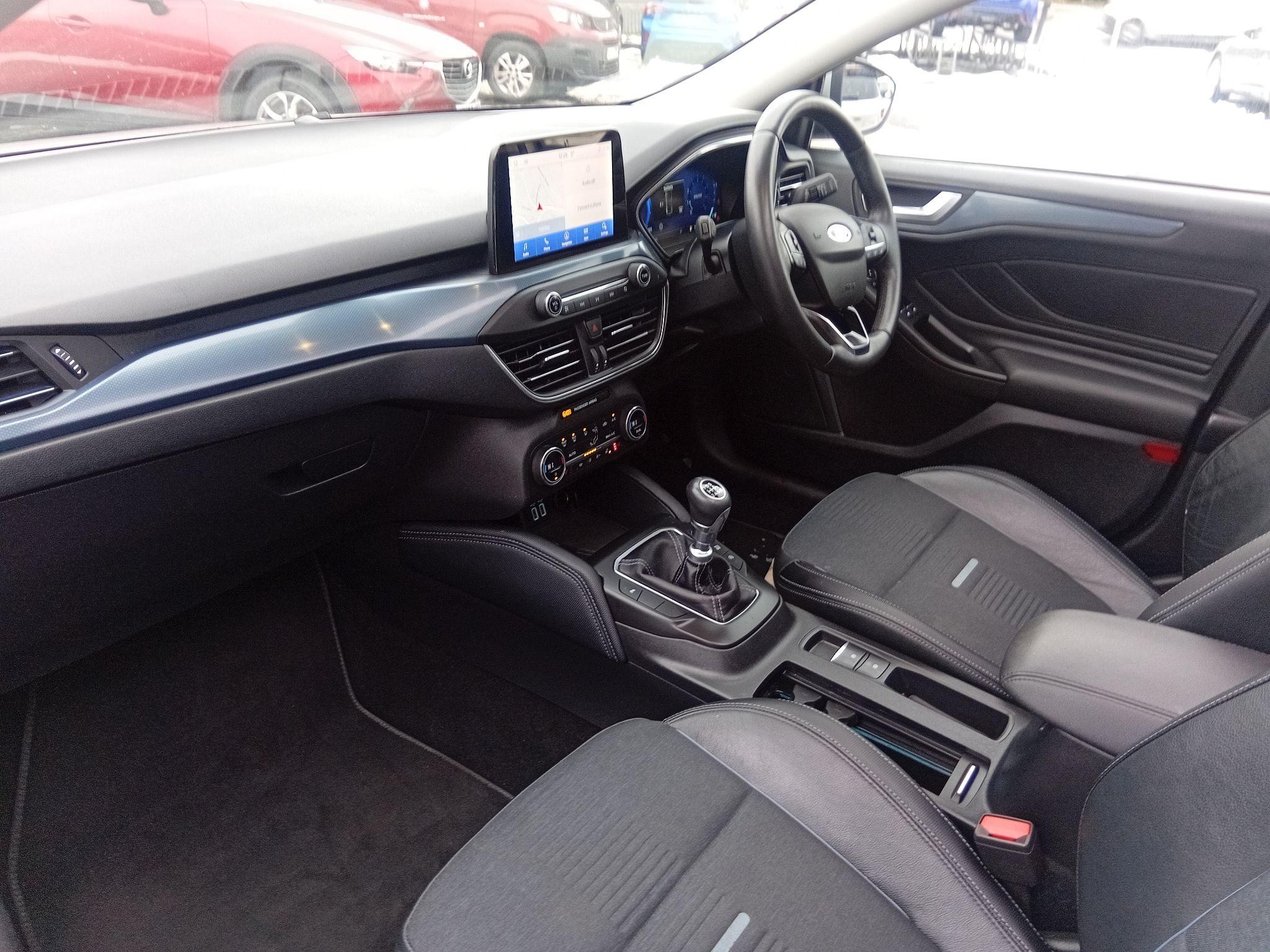 Ford Focus Image 11