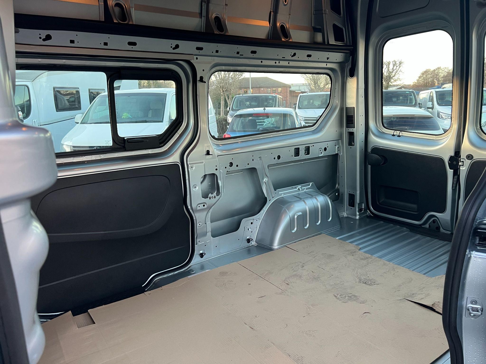 Renault Trafic Image 2