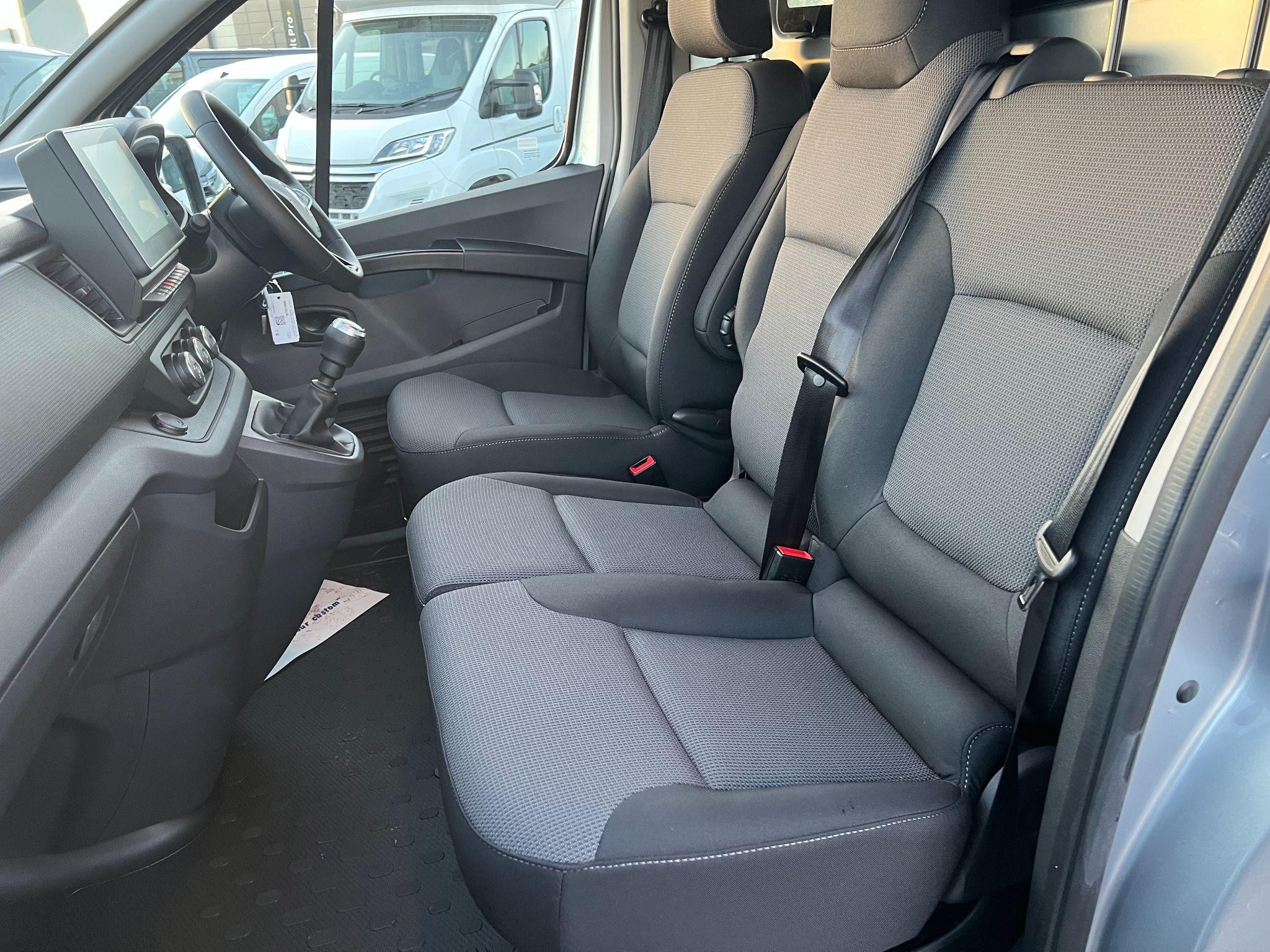 Renault Trafic Image 10