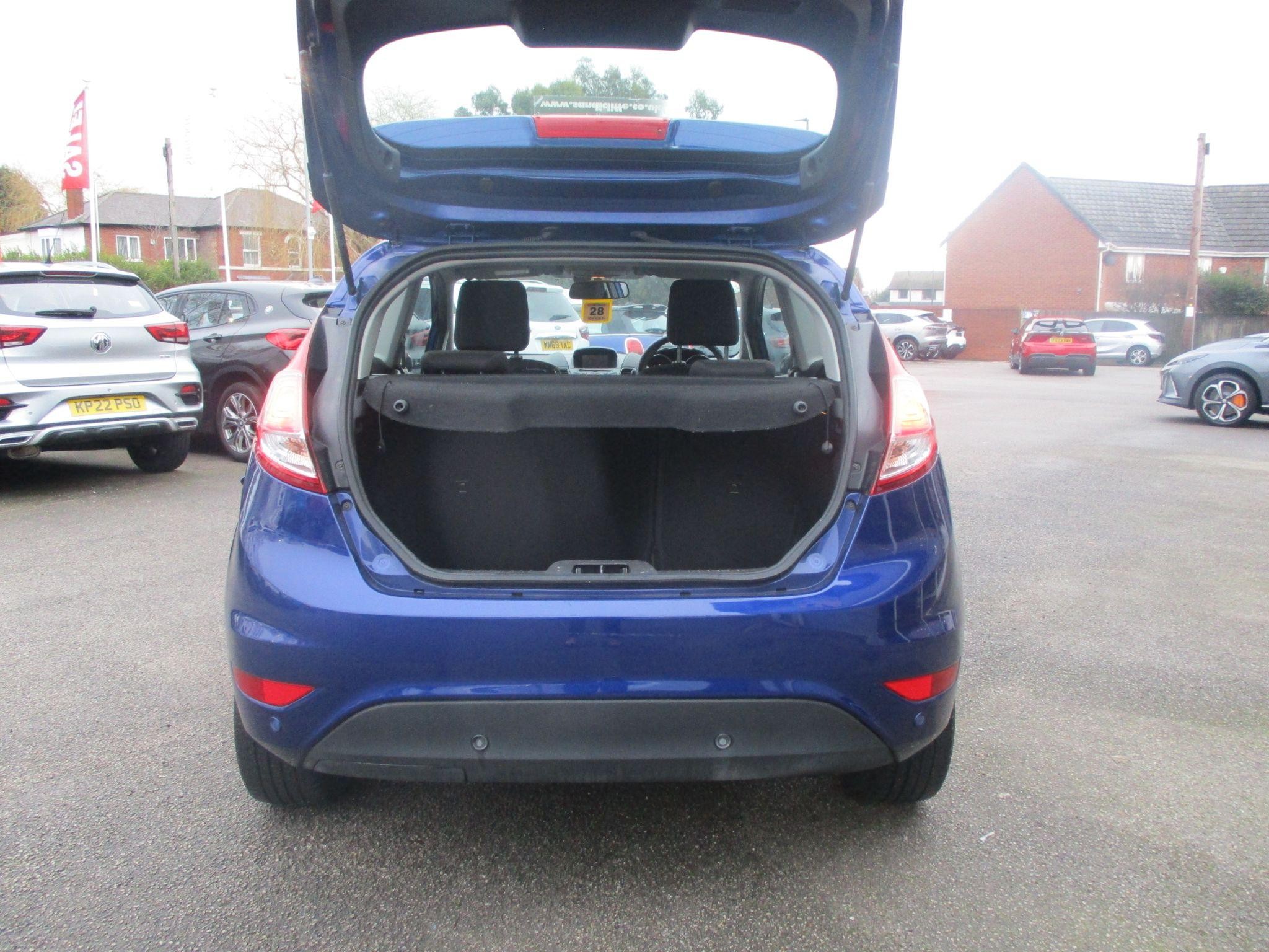 Ford Fiesta Image 10