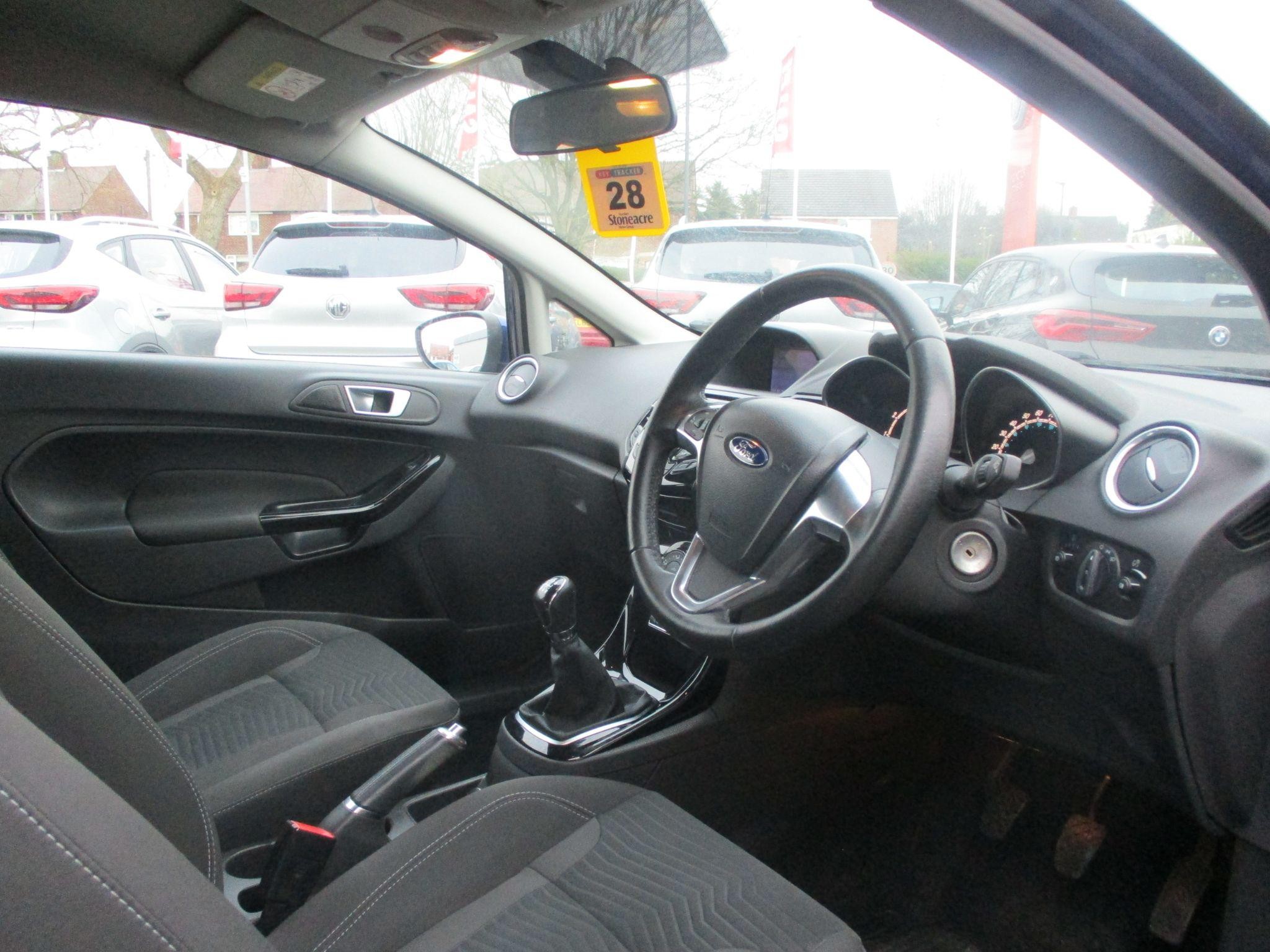 Ford Fiesta Image 11