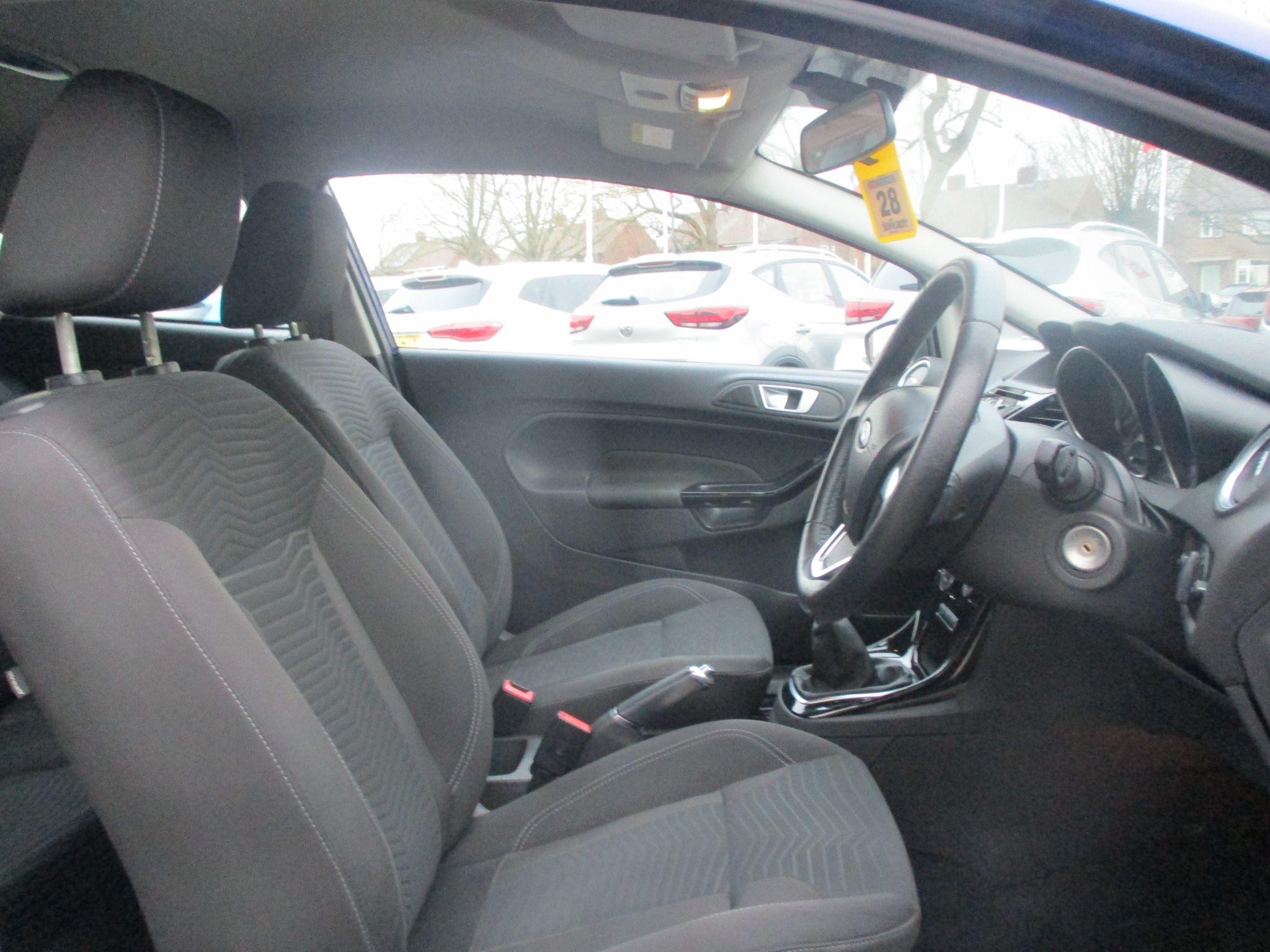 Ford Fiesta Image 12