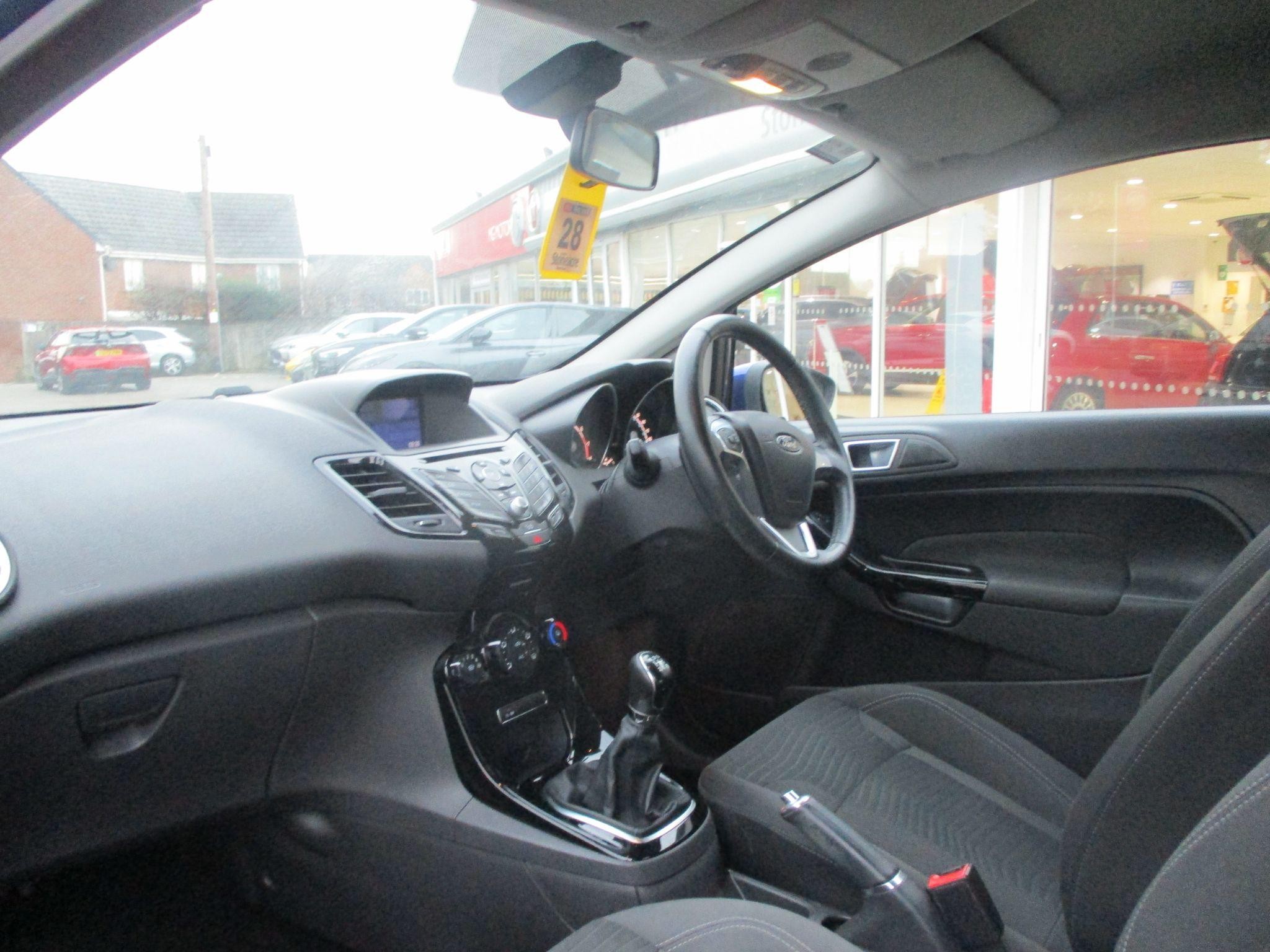 Ford Fiesta Image 14