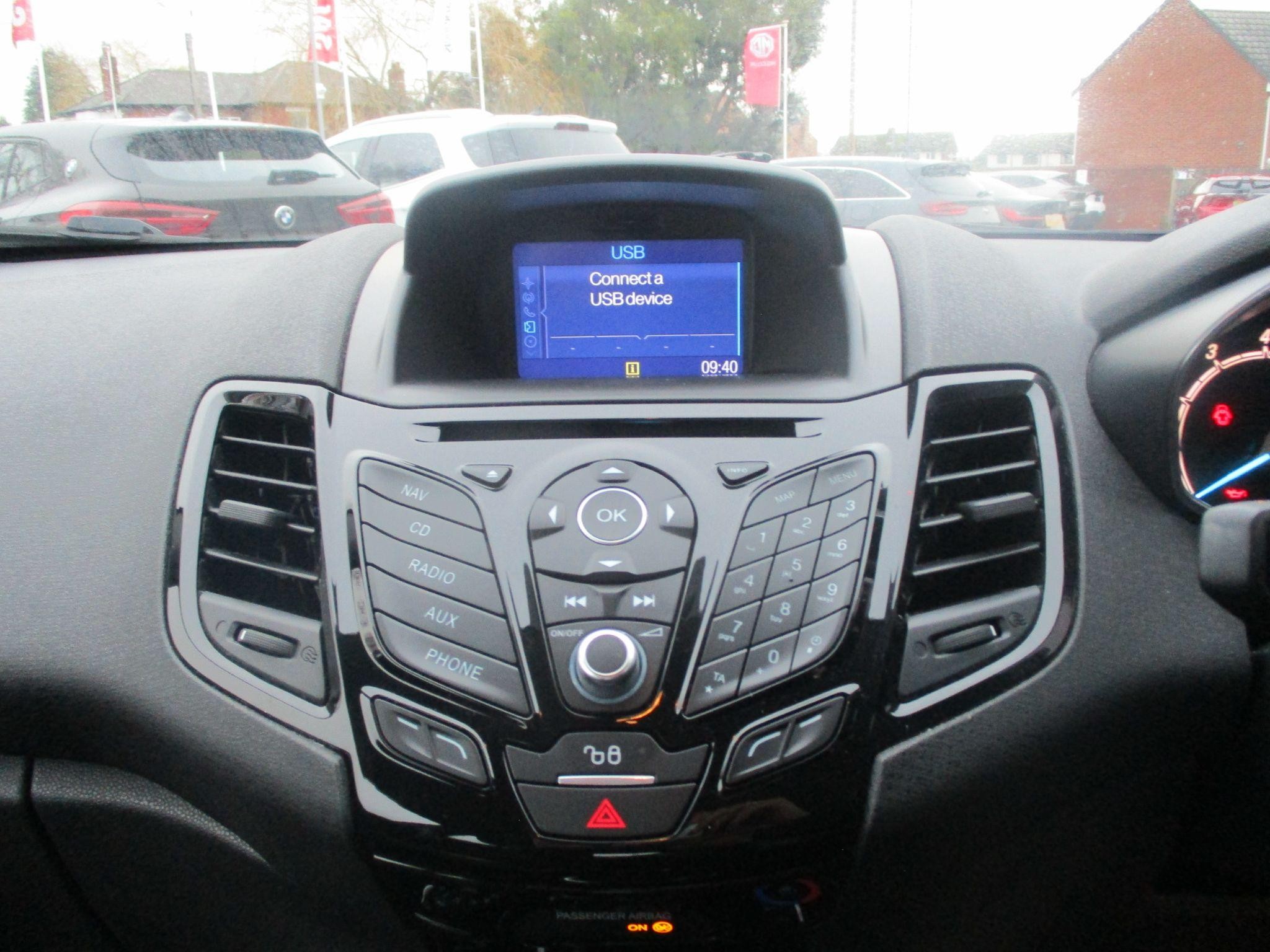 Ford Fiesta Image 18