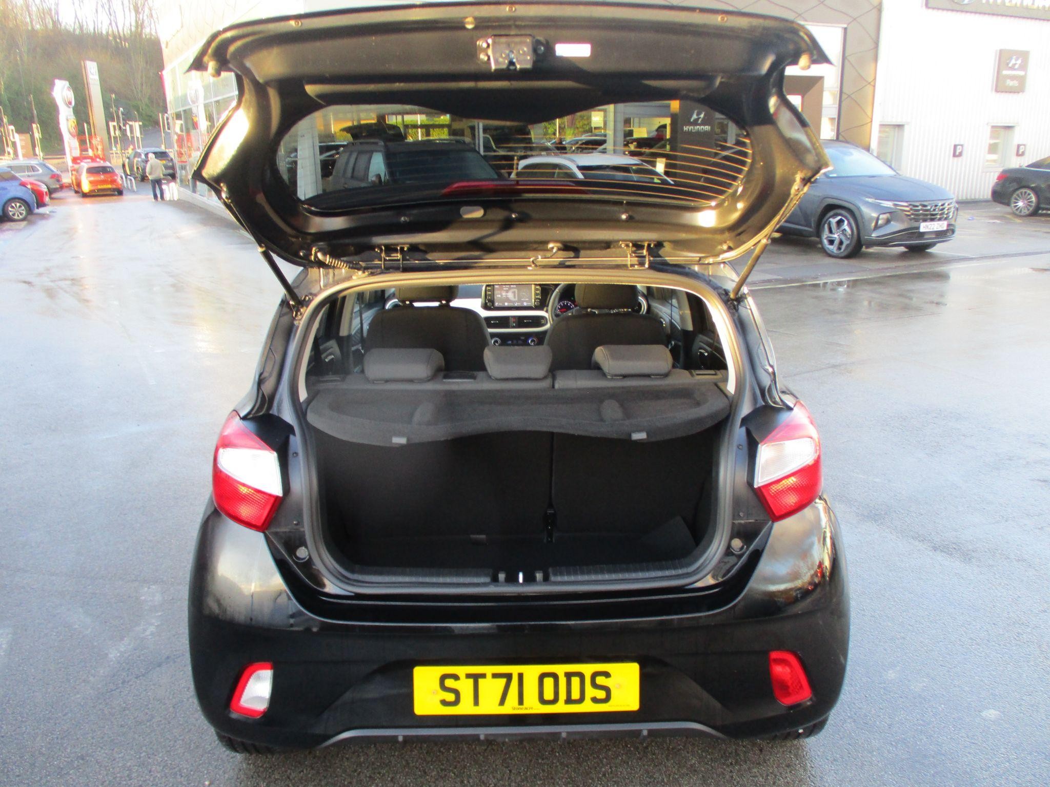 Hyundai i10 Image 10