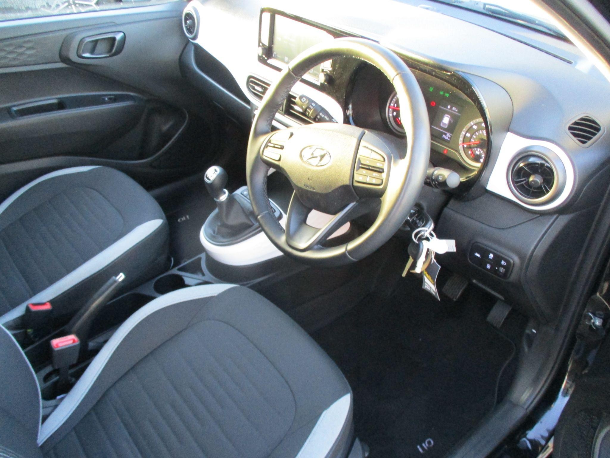 Hyundai i10 Image 11