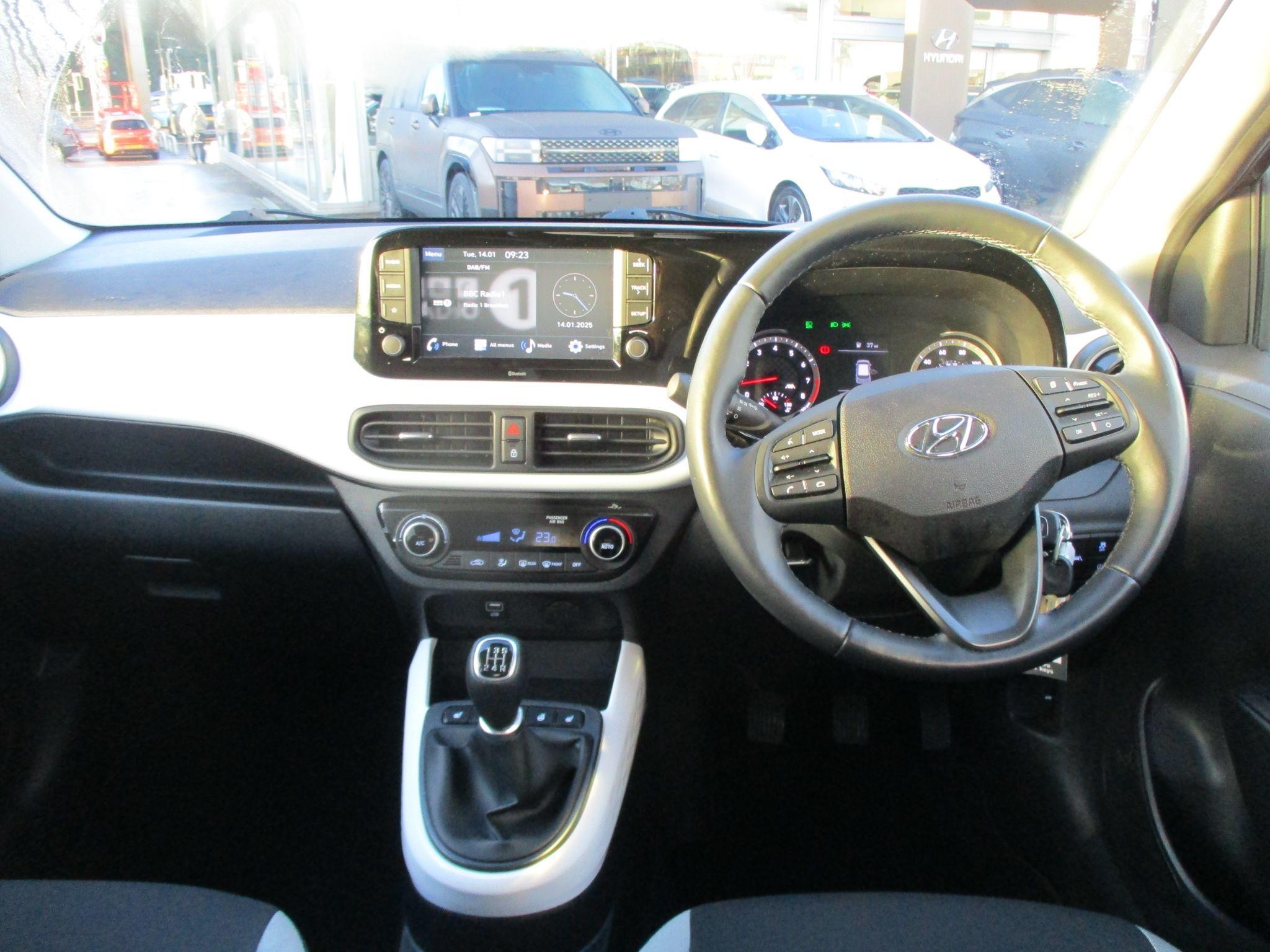 Hyundai i10 Image 15