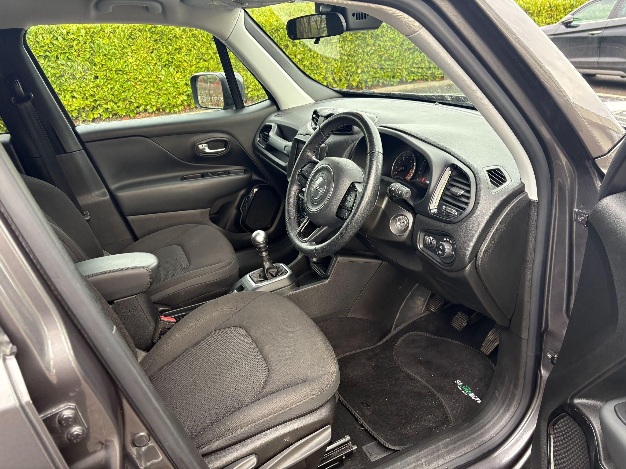 Jeep Renegade Image 10