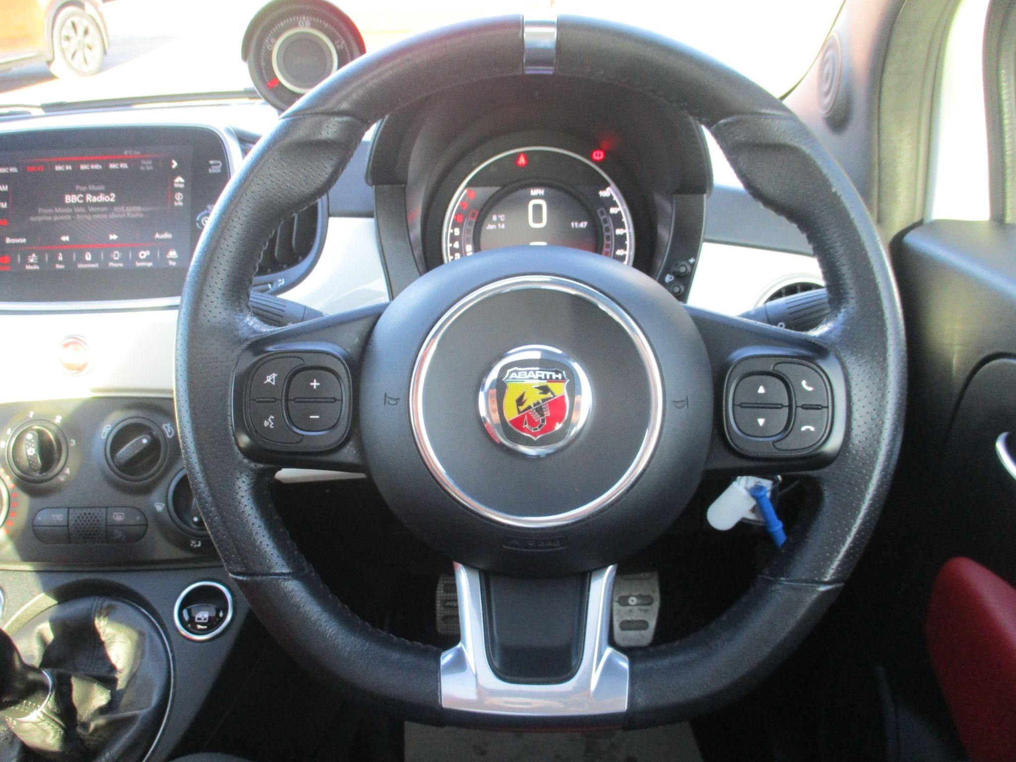 Abarth 595 Image 21