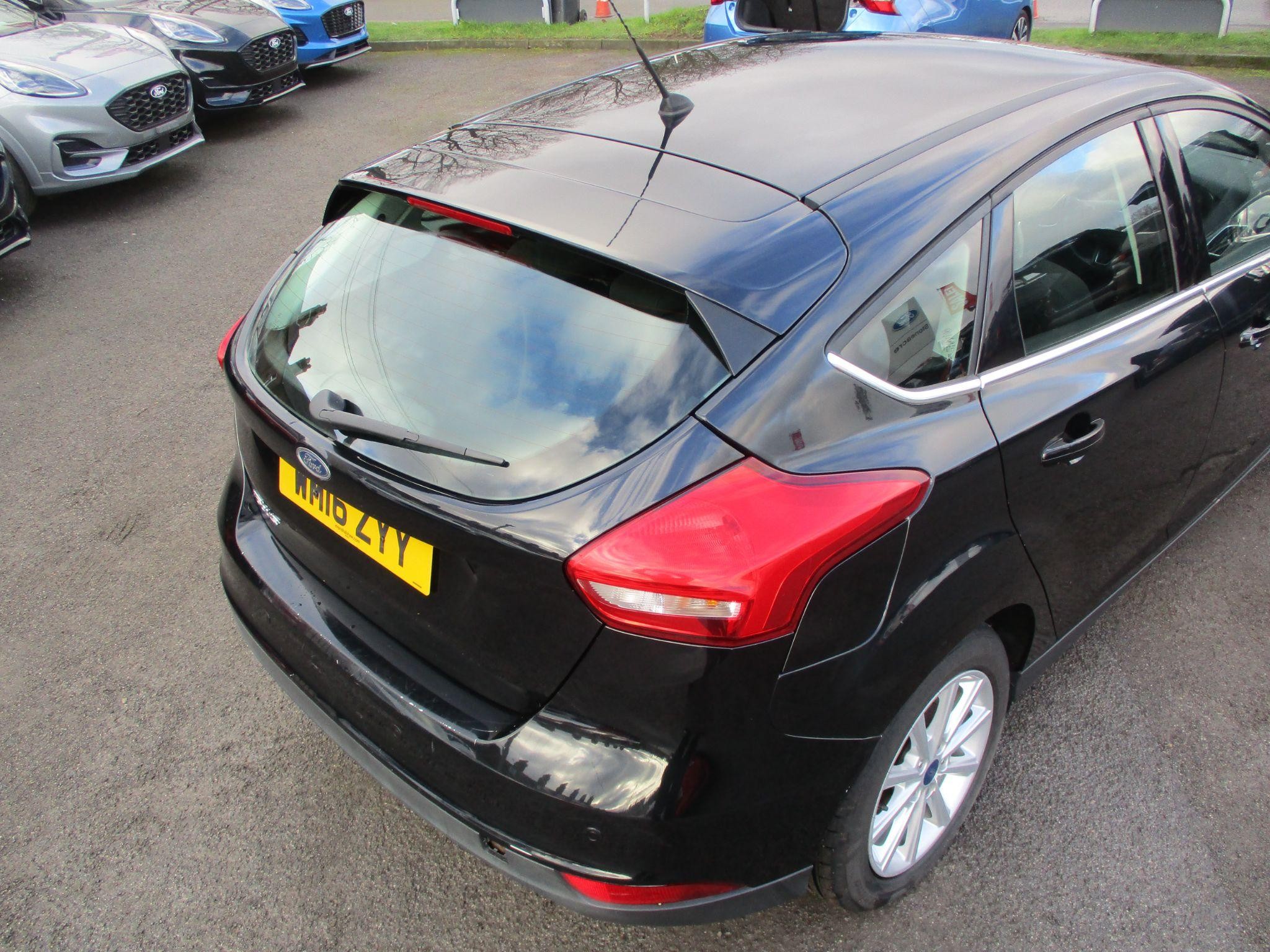 Ford Focus Image 10