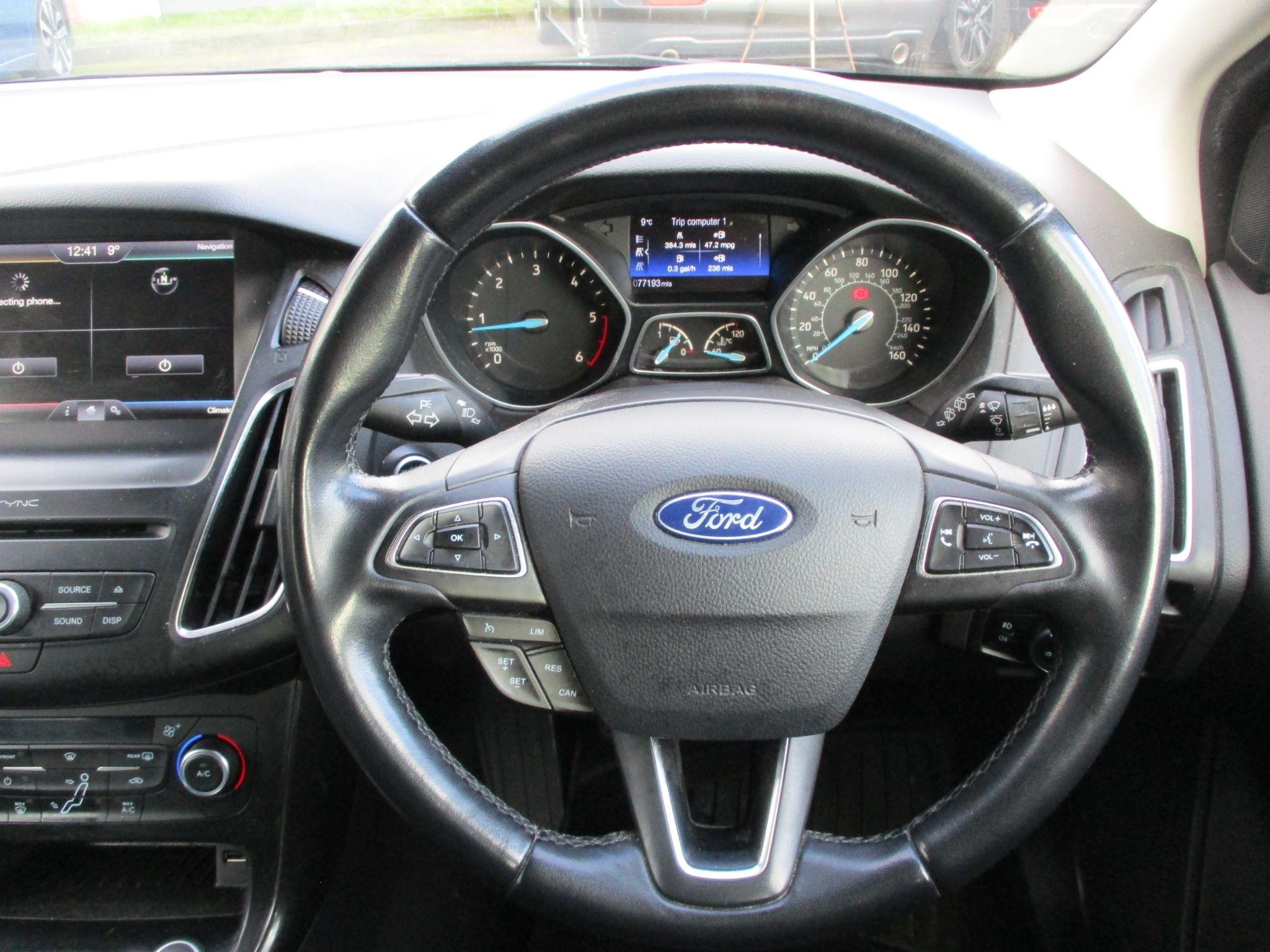 Ford Focus Image 14