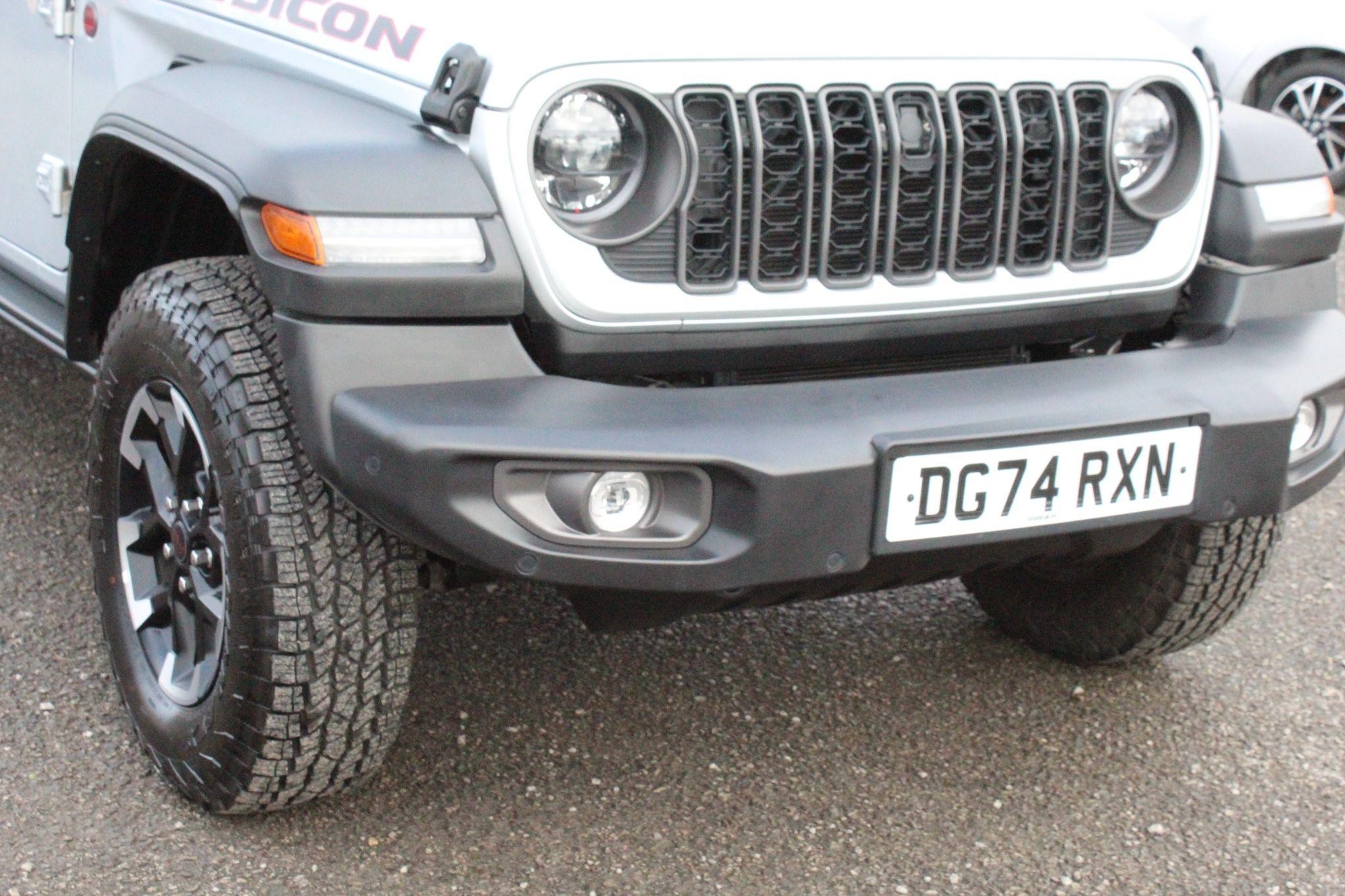 Jeep Wrangler Image 9