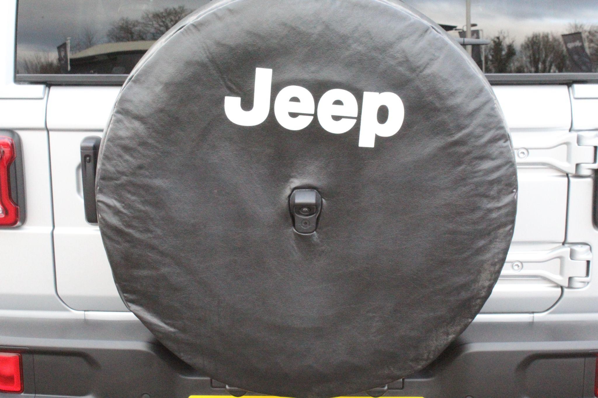 Jeep Wrangler Image 14