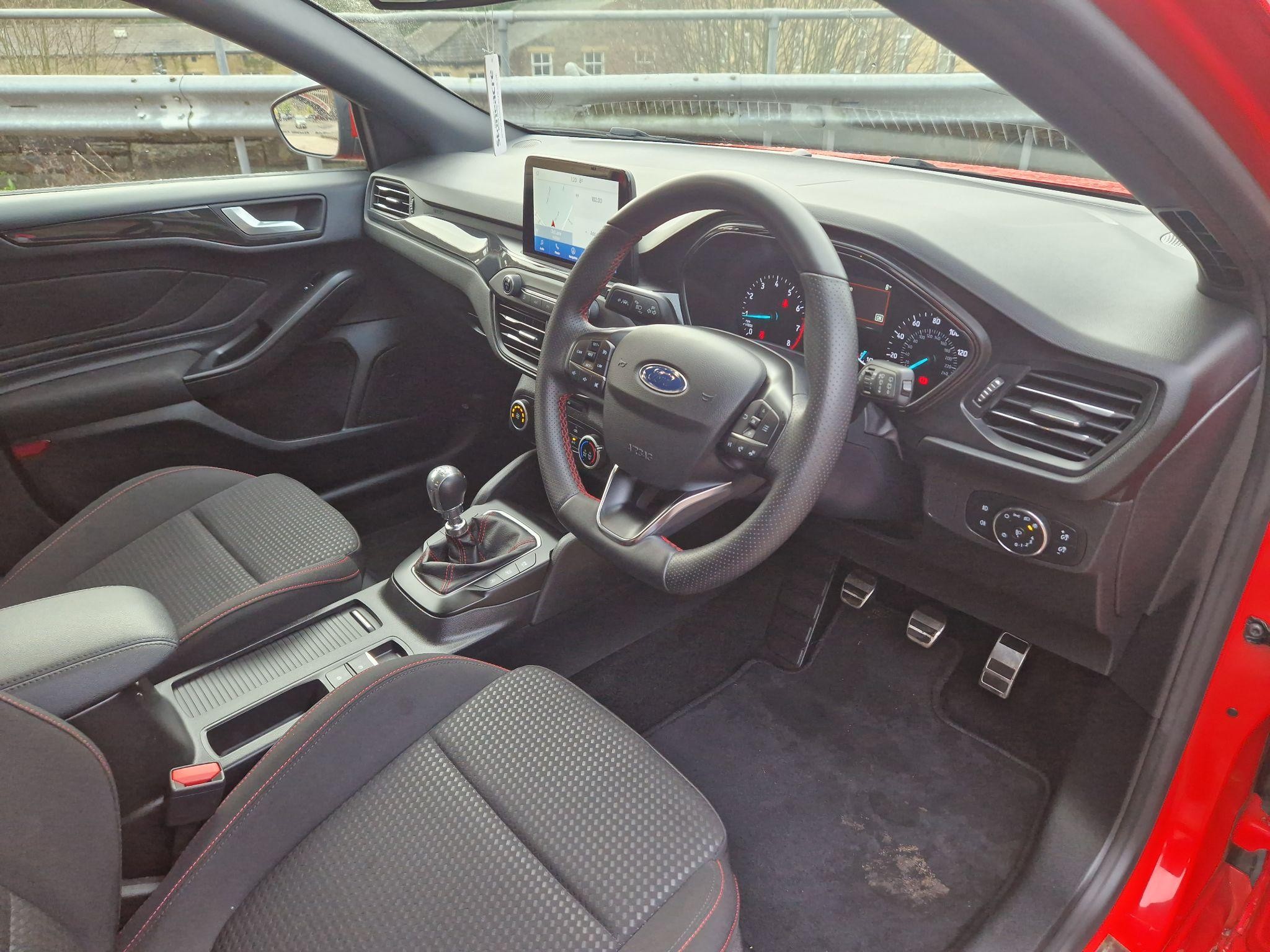 Ford Focus Image 12