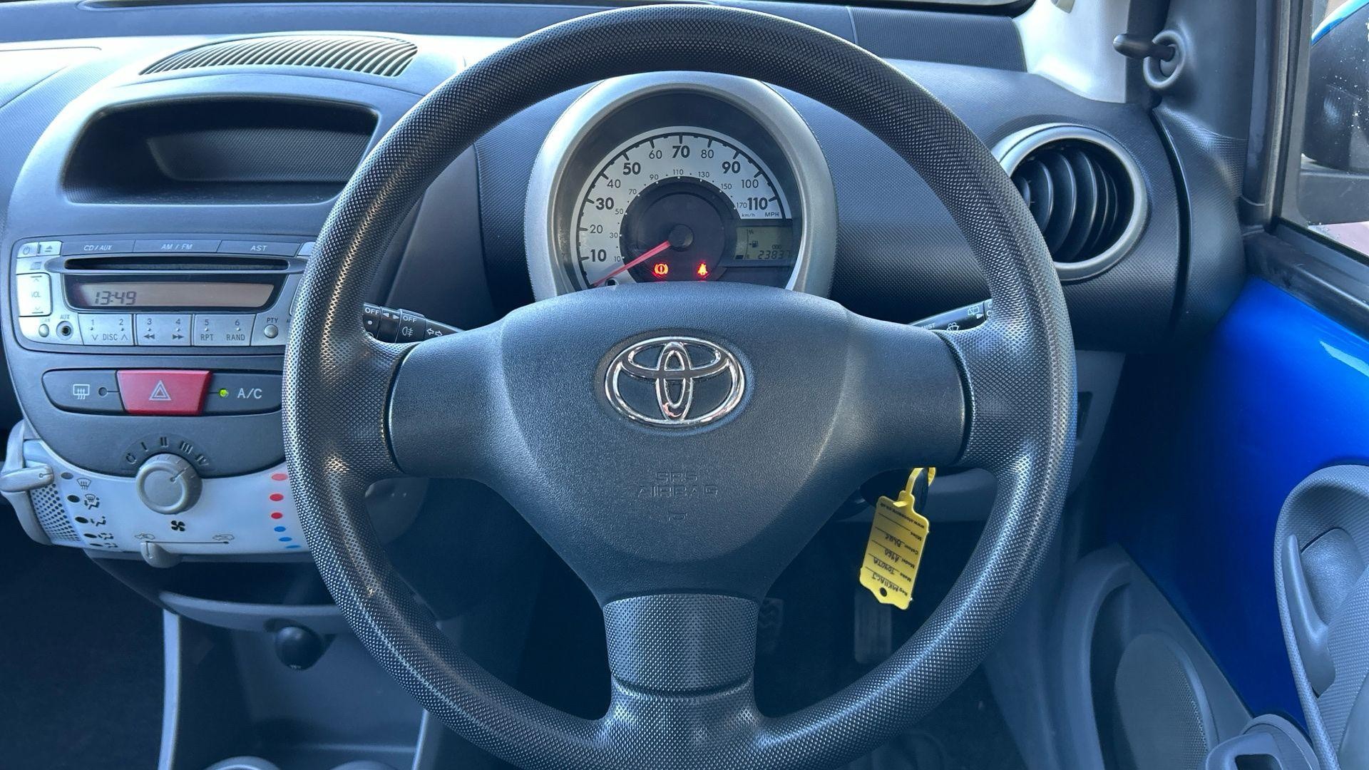 Toyota Aygo Image 12