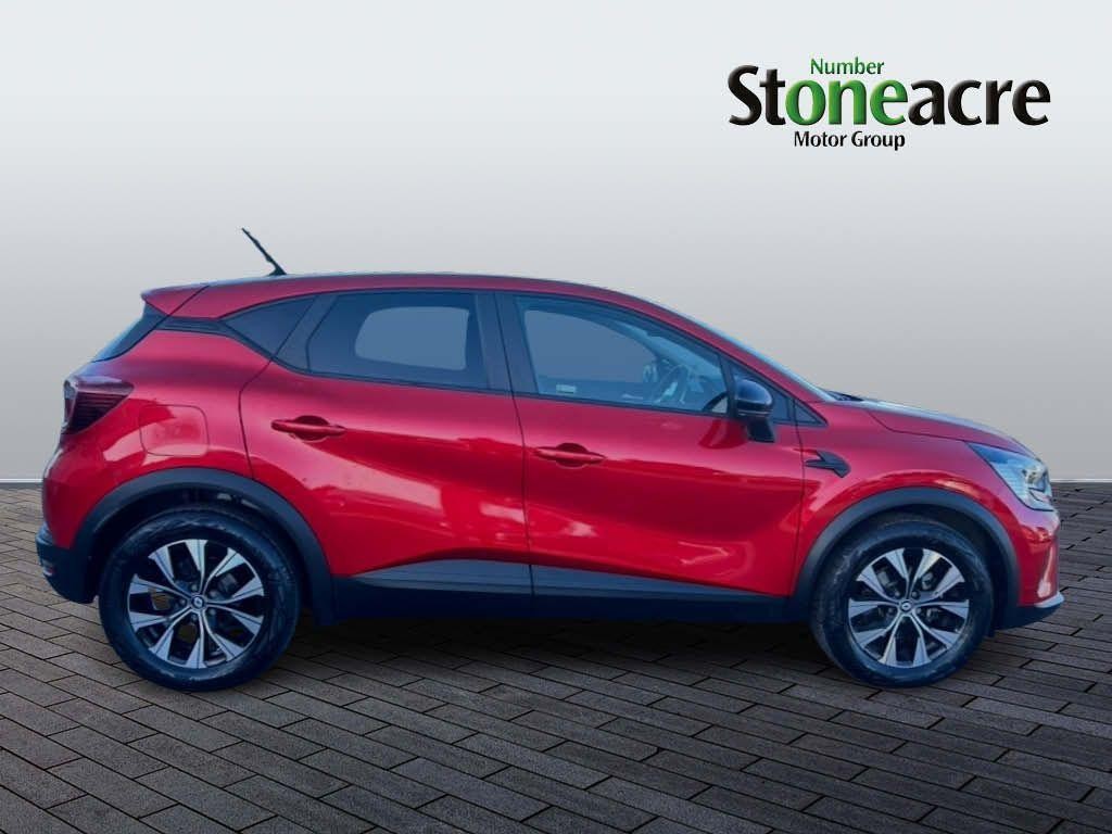 Renault Captur Image 2