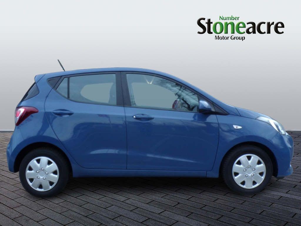 Hyundai i10 Image 2