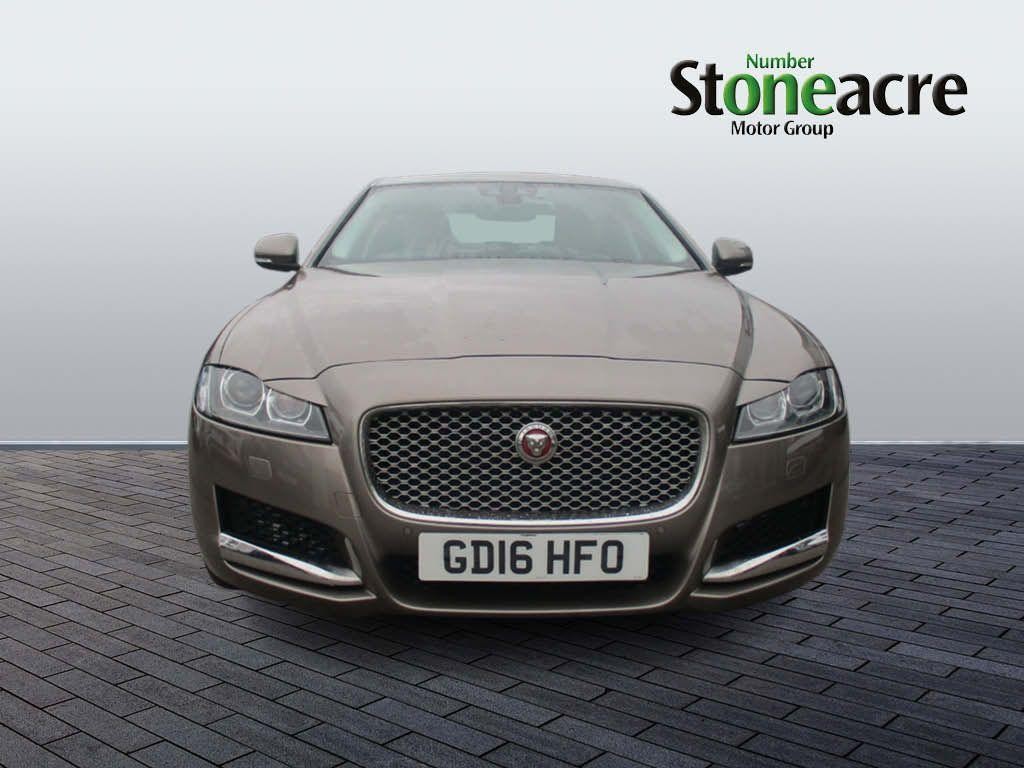 Jaguar XF Image 8