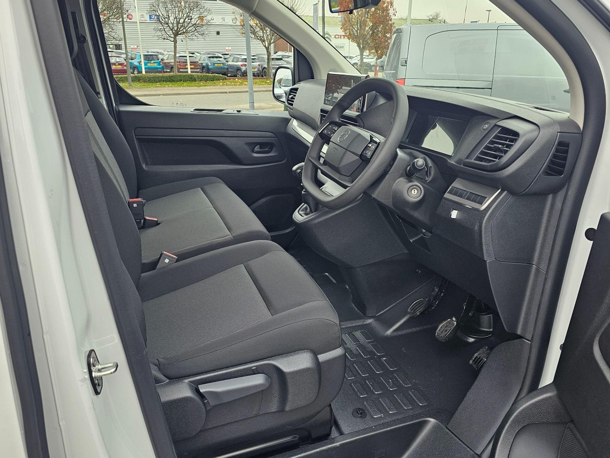 Citroen Dispatch Image 16