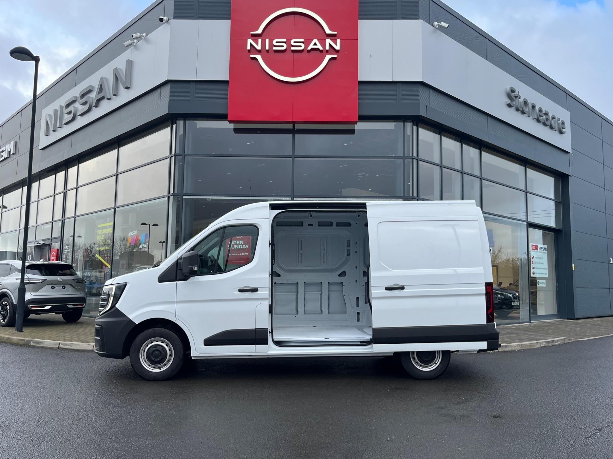 Nissan Interstar Image 9