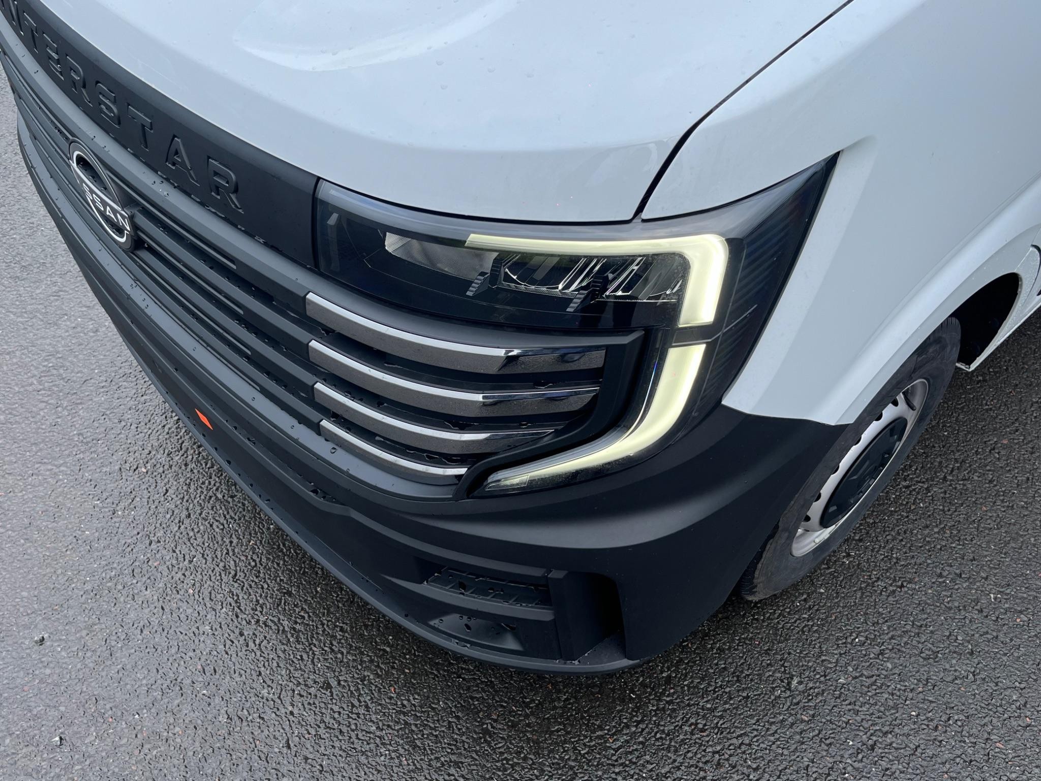 Nissan Interstar Image 10