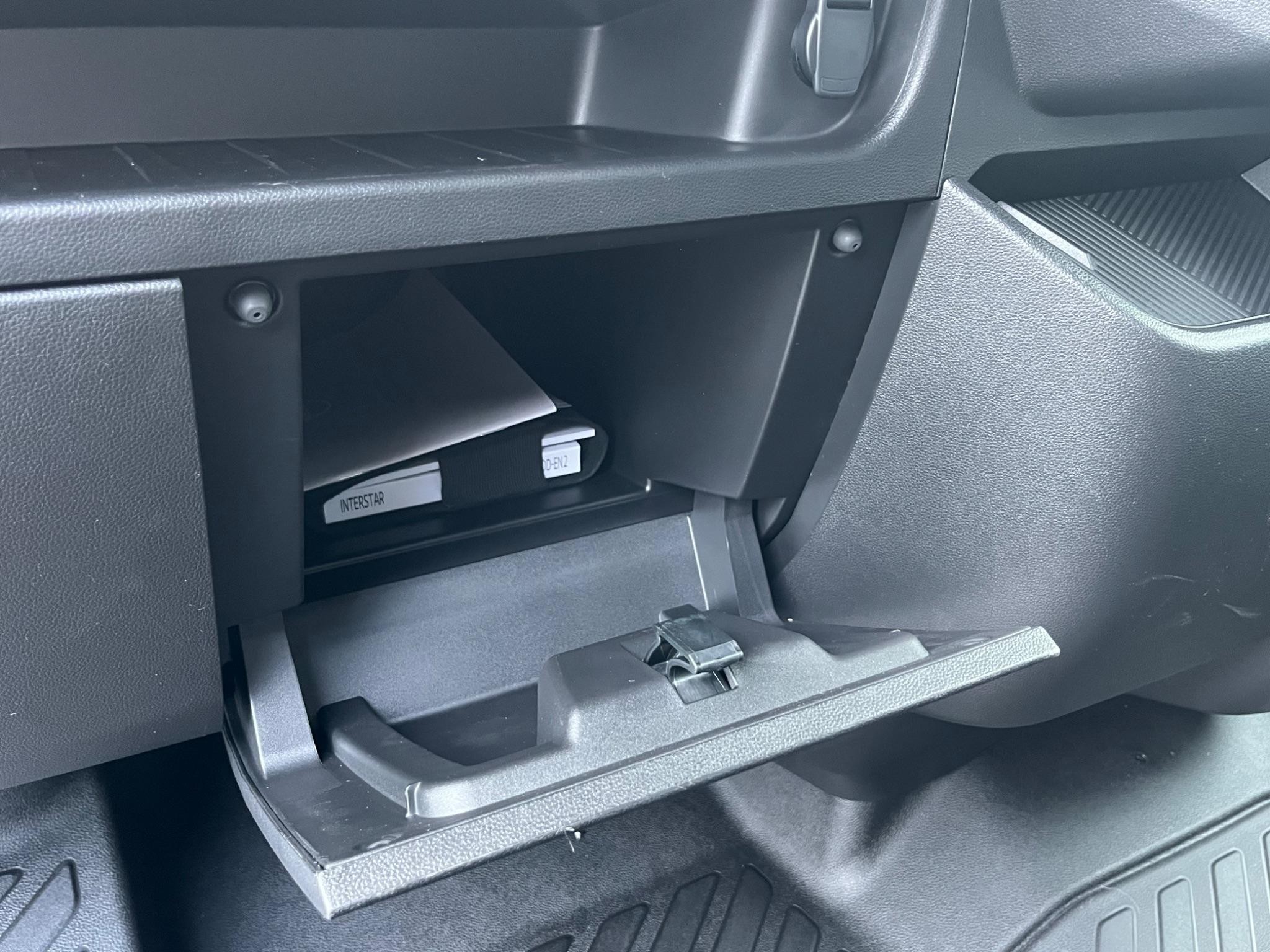 Nissan Interstar Image 22