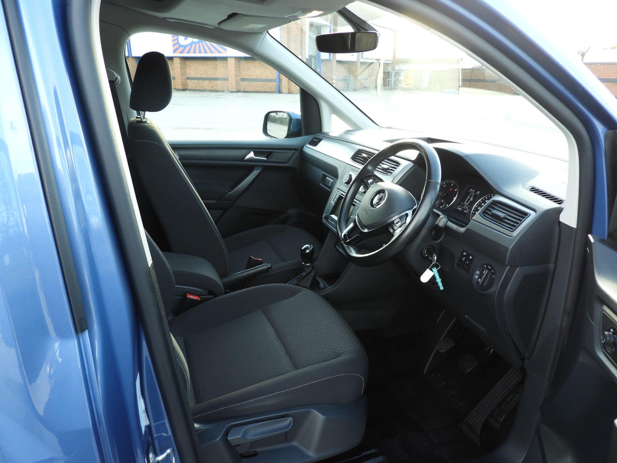 Volkswagen Caddy Maxi Image 11